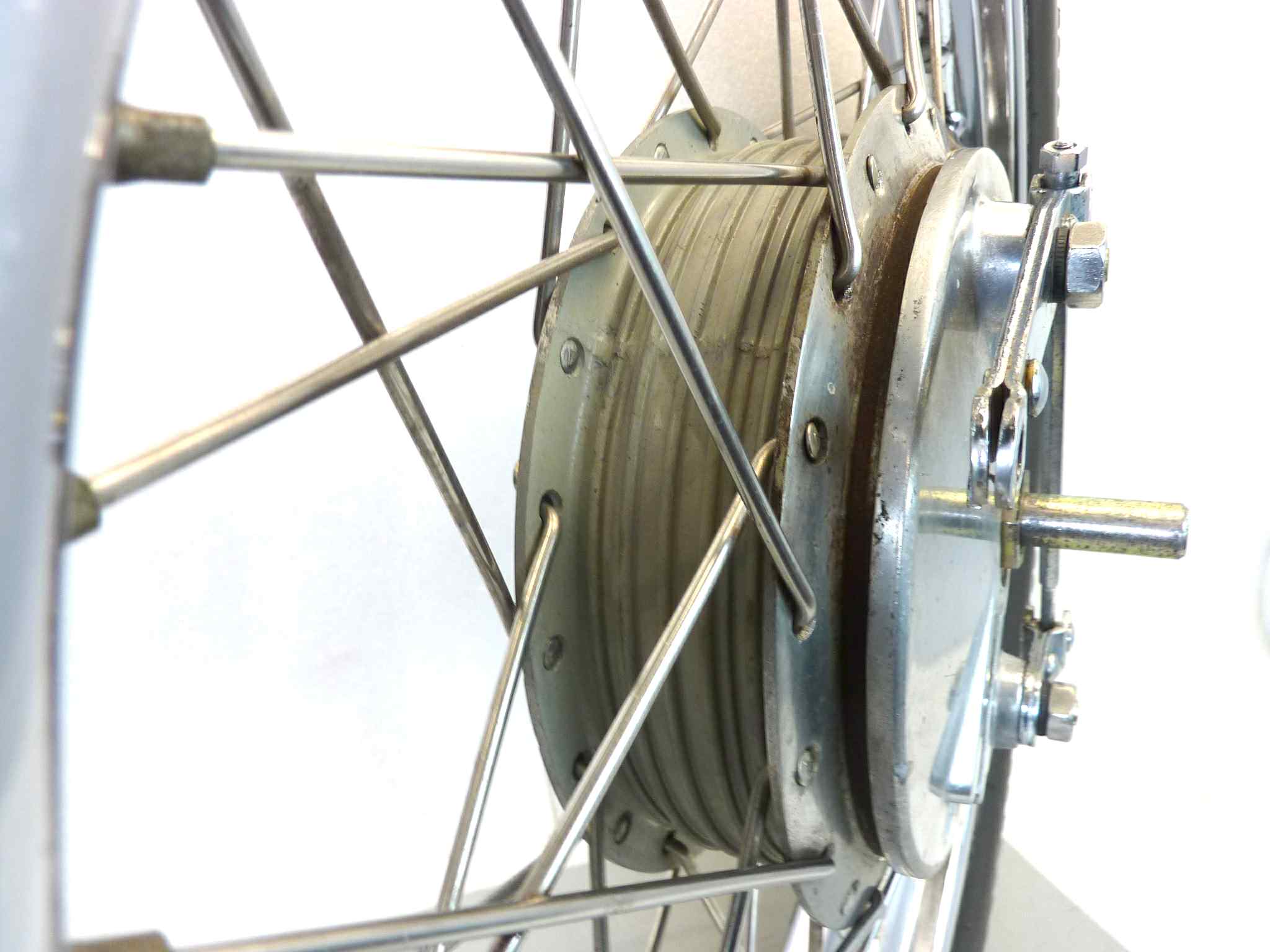 Ruota cerchio anteriore Royal Enfield Bullet 500 2009 con gomma Avon MK II 3,50 S 19 - immagine 11