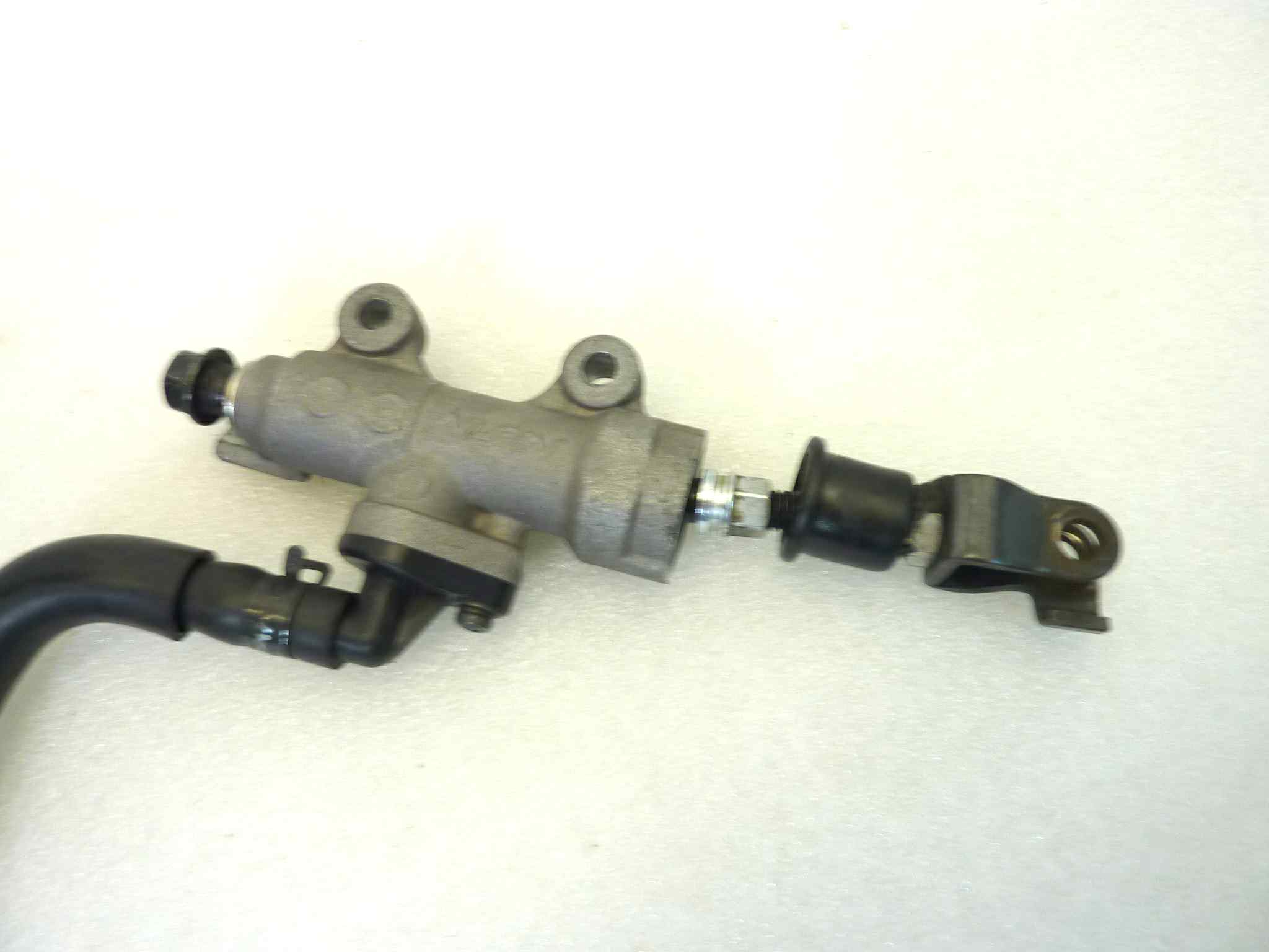 Pompa freno posteriore HONDA VFR 800 X CROSSRUNNER 2011-2014 con tubo e serbatoio - immagine 5