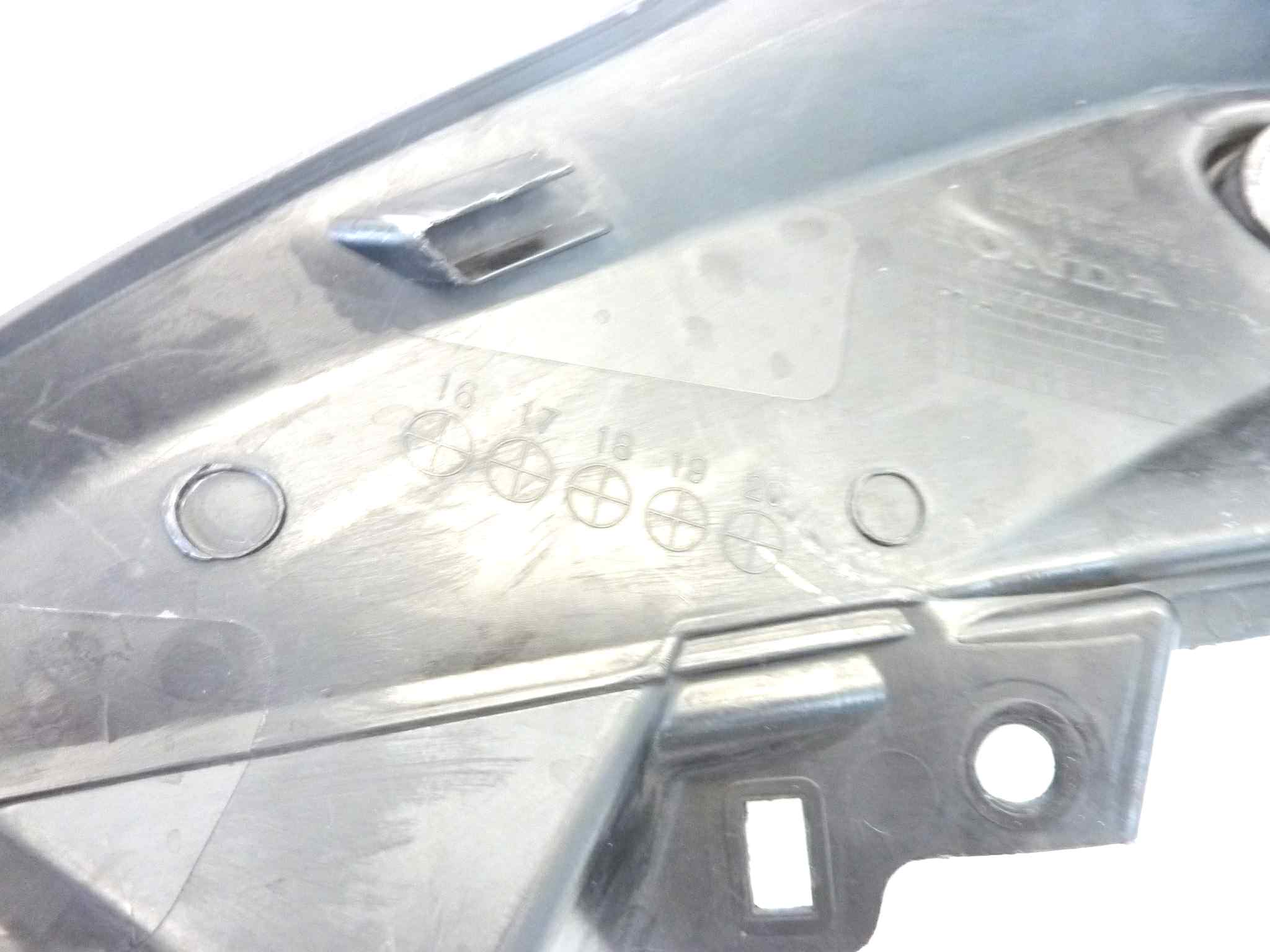 Carena fianchetto laterale destro HONDA VFR 800 X CROSSRUNNER 2011-2014 64130MGY6400 - immagine 5