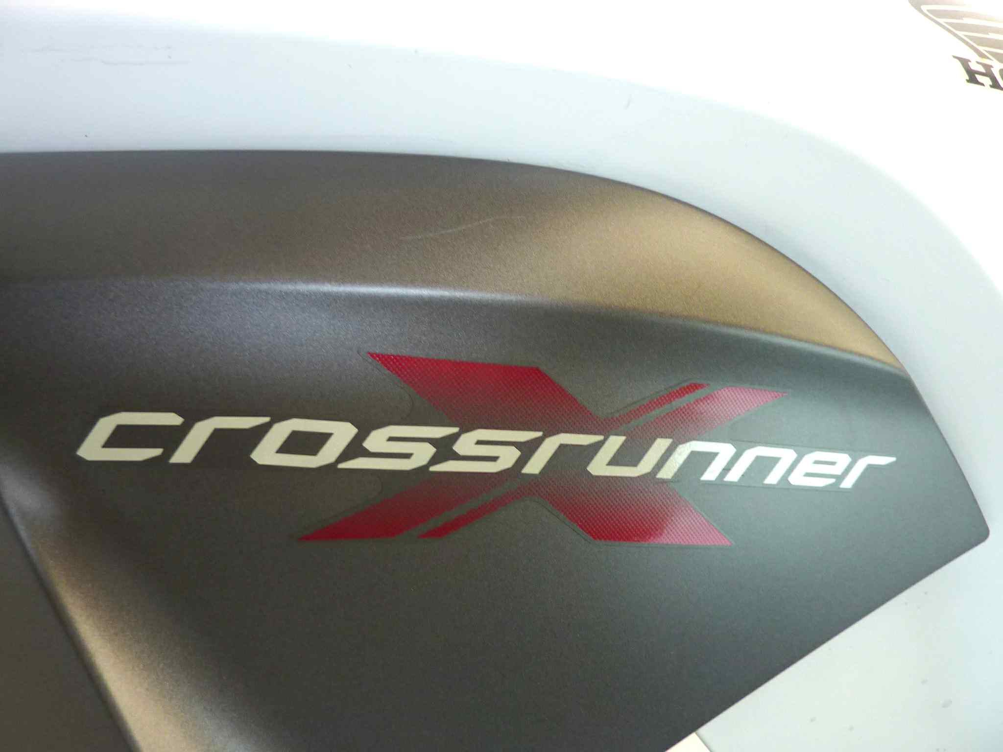 Carena anteriore sinistra HONDA VFR 800 X CROSSRUNNER 2011-2014 colore bianco perla - immagine 3