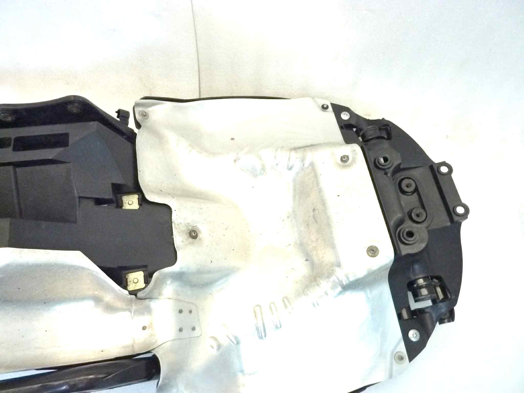 Telaietto posteriore passaruota HONDA VFR 800 X CROSSRUNNER 2011-2014 - immagine 3