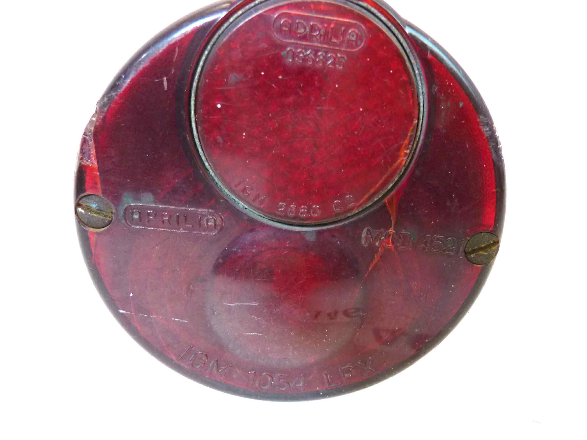 Fanalino fanale posteriore moto epoca vari modelli gemma Aprilia mod 4521 Igm 1054 LPX porta lamapada Aprilia 15872 non testato, non aperto, proposto come da ritrovamento e come da foto in annuncio - immagine 2
