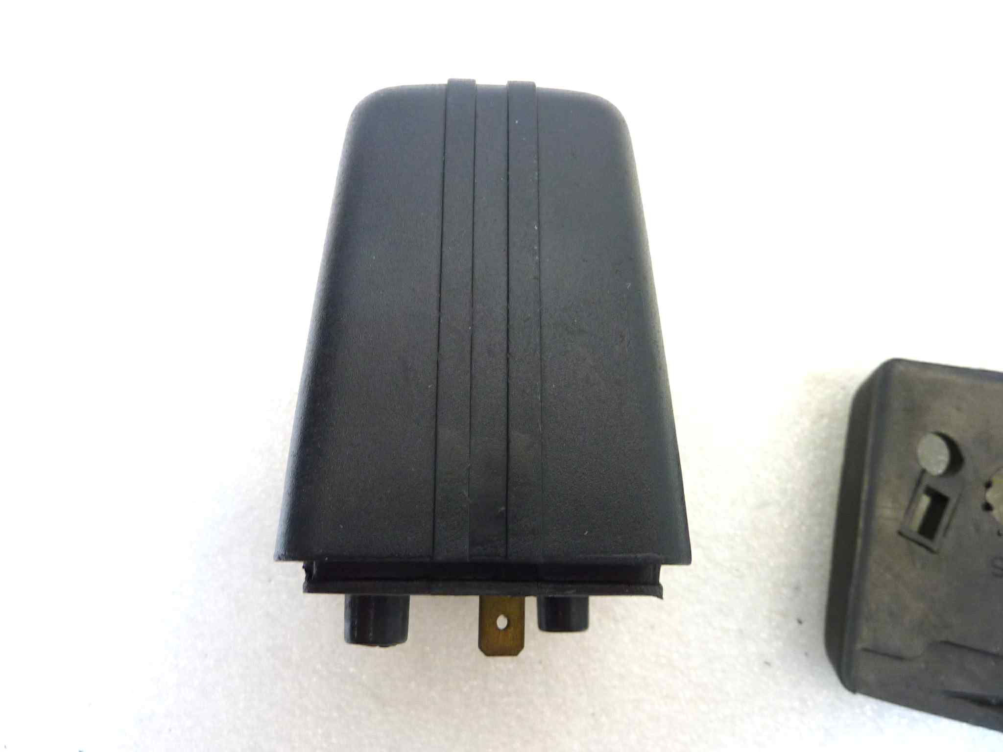Freccia posteriore Guzzi Cagiva Aletta Oro Triom 210042 con base gomma sinistra - immagine 9