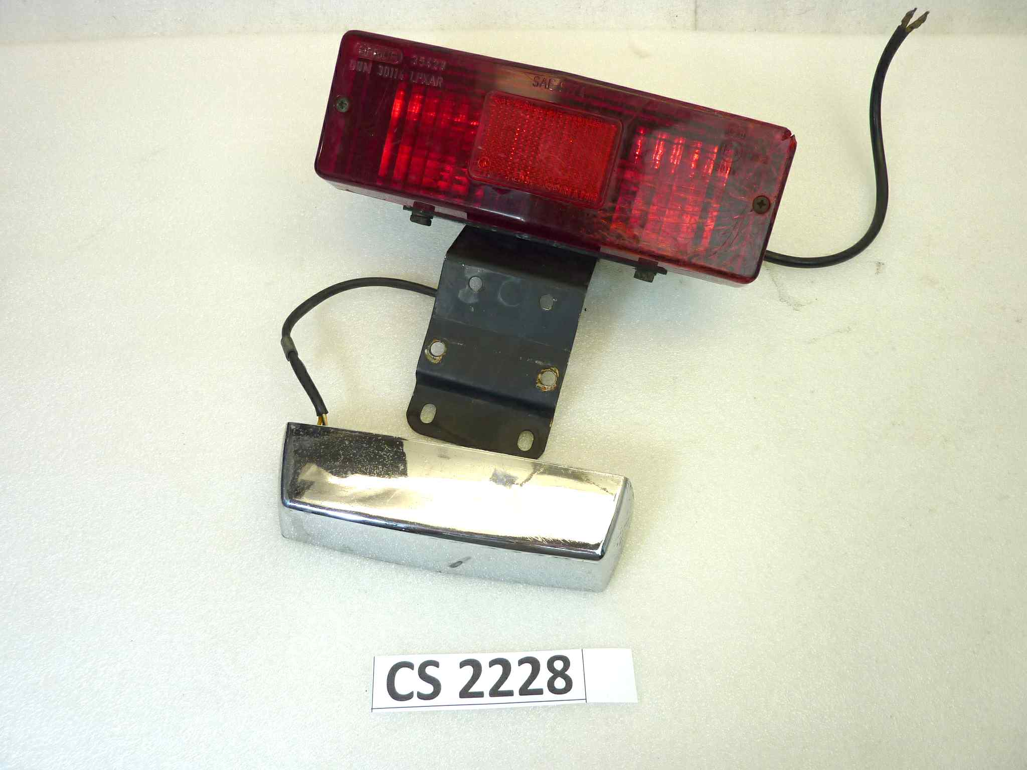 Fanalino fanale posteriore Guzzi V1000 Idroconvert non testato, non aperto, proposto come da ritrovamento e come da foto in annuncio