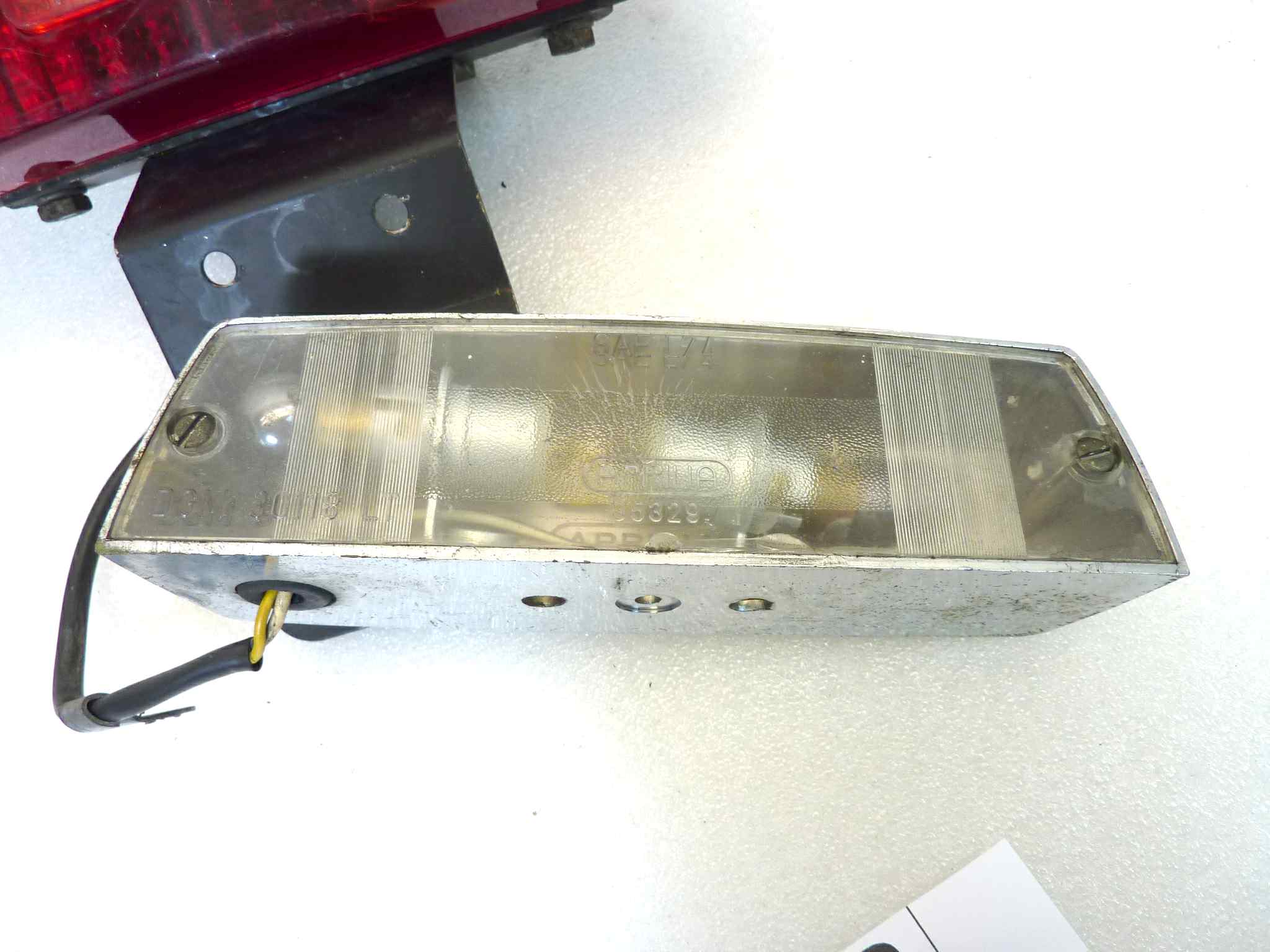 Fanalino fanale posteriore Guzzi V1000 Idroconvert non testato, non aperto, proposto come da ritrovamento e come da foto in annuncio - immagine 2