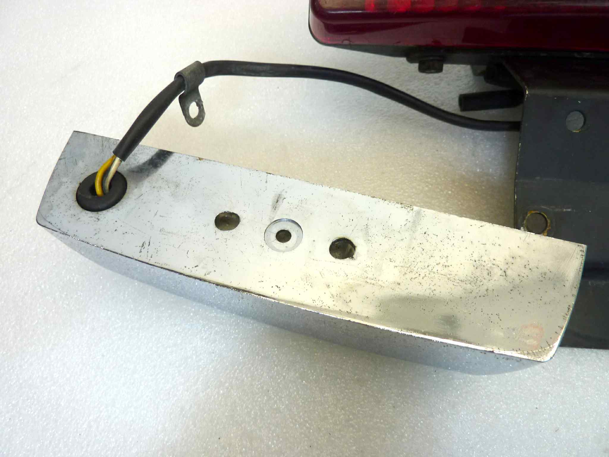 Fanalino fanale posteriore Guzzi V1000 Idroconvert non testato, non aperto, proposto come da ritrovamento e come da foto in annuncio - immagine 6
