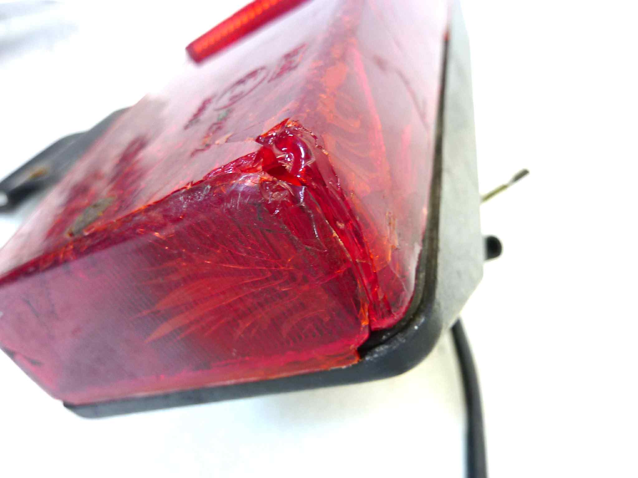 Fanalino fanale posteriore Guzzi V1000 Idroconvert non testato, non aperto, proposto come da ritrovamento e come da foto in annuncio - immagine 11