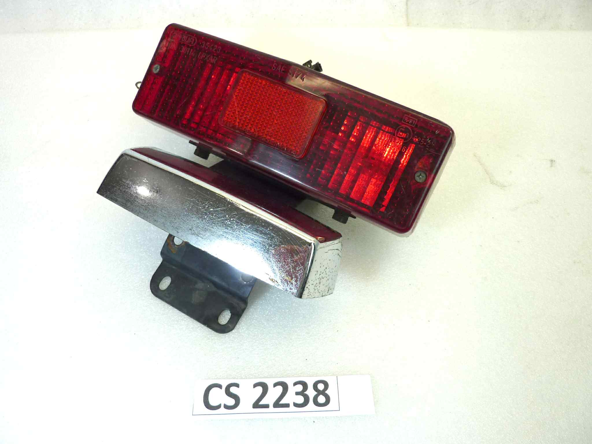 Fanalino fanale posteriore Guzzi V1000 Idroconvert non testato, non aperto, proposto come da ritrovamento e come da foto in annuncio