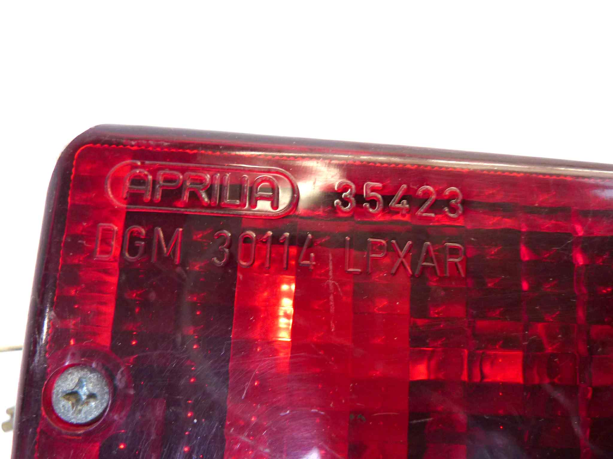 Fanalino fanale posteriore Guzzi V1000 Idroconvert non testato, non aperto, proposto come da ritrovamento e come da foto in annuncio - immagine 3