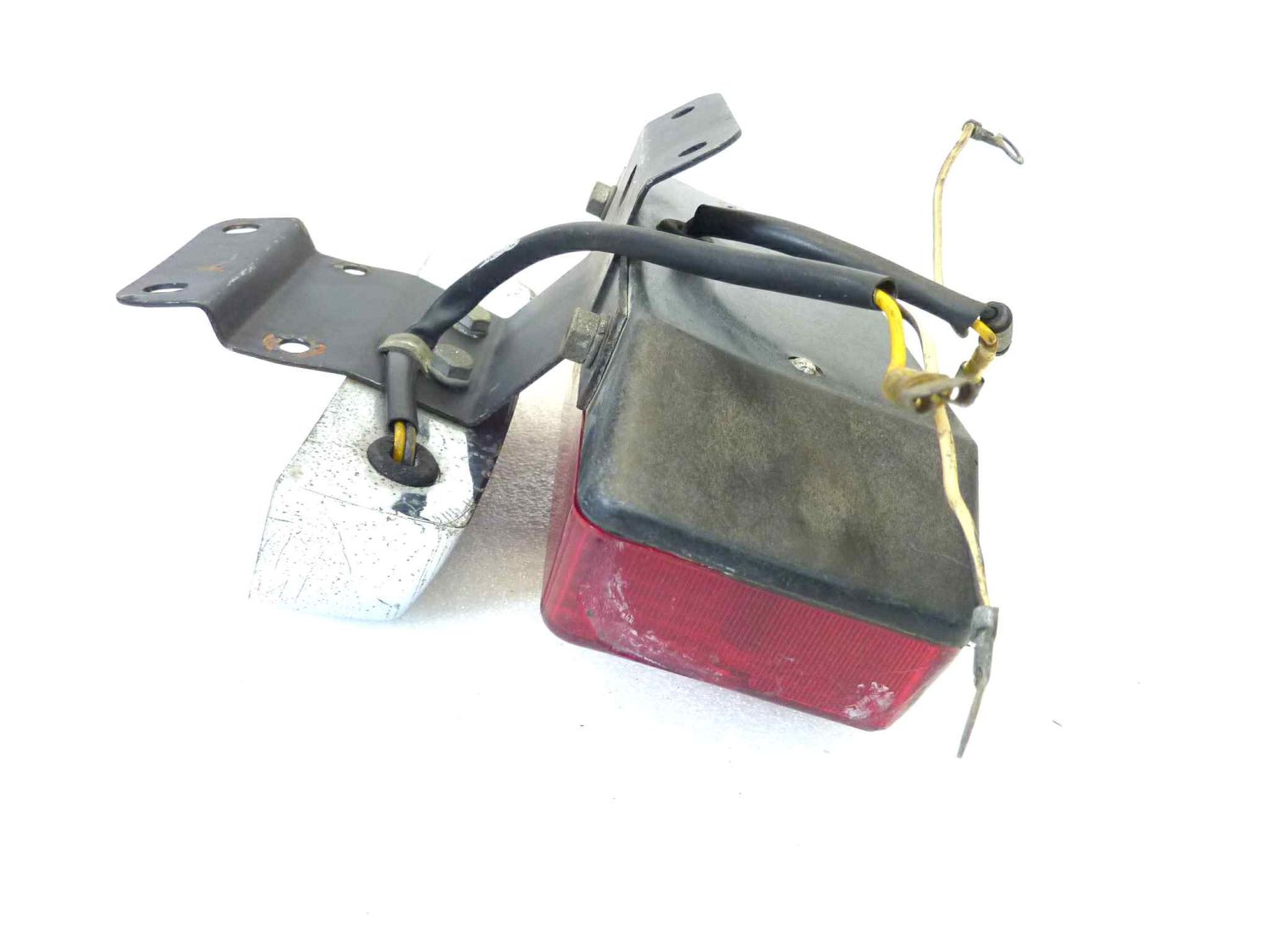 Fanalino fanale posteriore Guzzi V1000 Idroconvert non testato, non aperto, proposto come da ritrovamento e come da foto in annuncio - immagine 11
