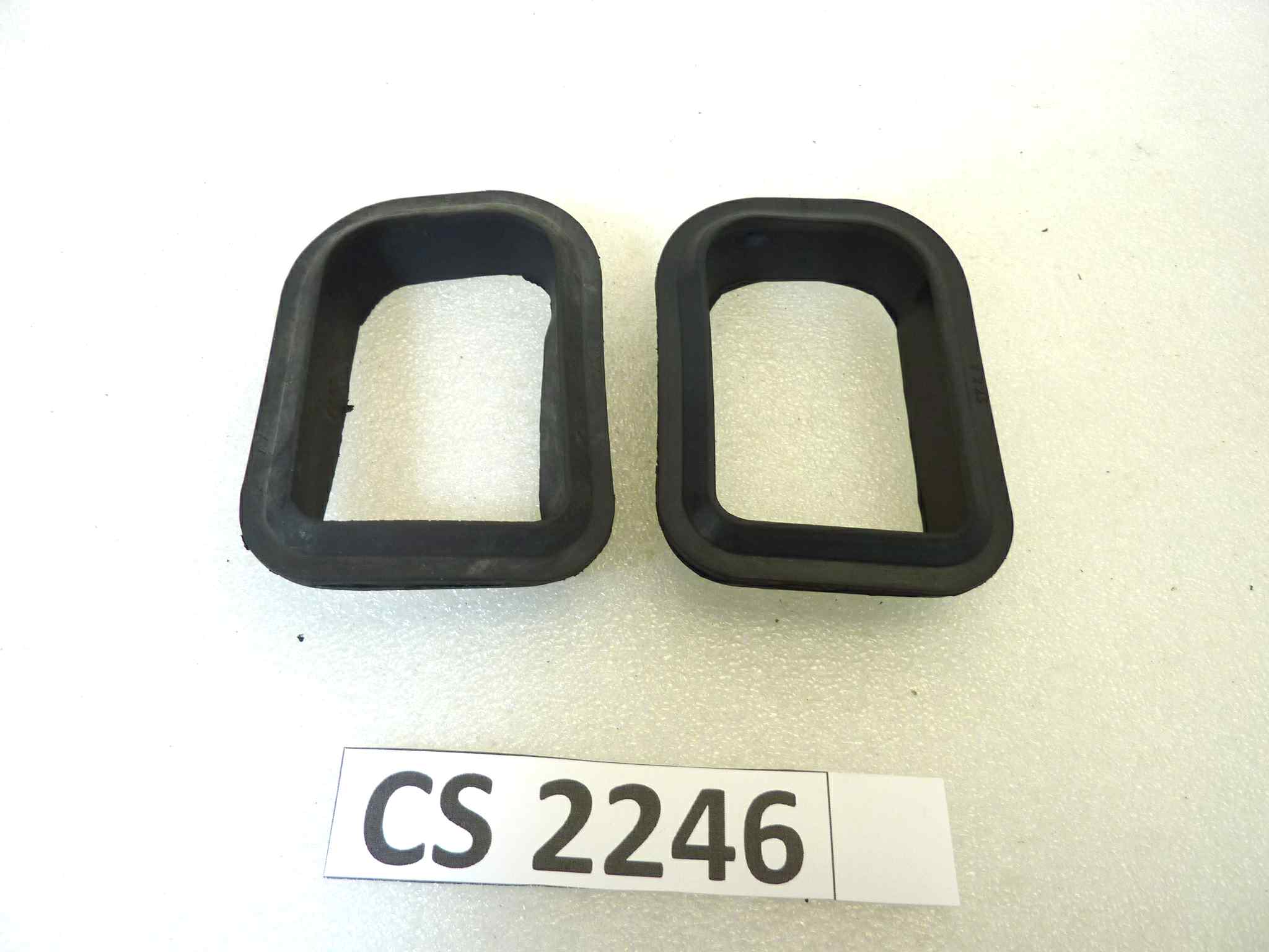 Cornice gomma freccia Guzzi T3 T4 850 SP1000 T5 polizia V65 cod 17750765