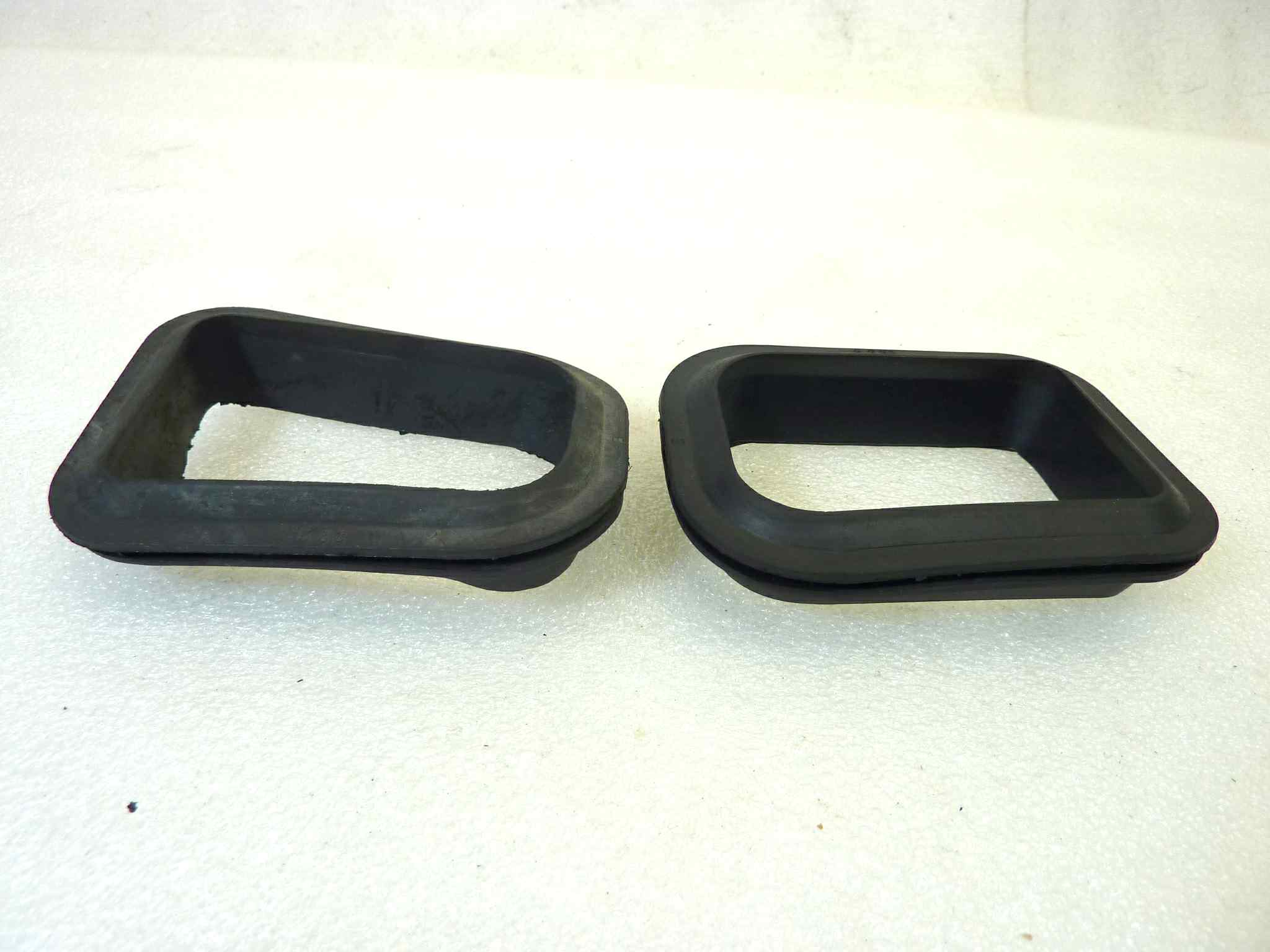 Cornice gomma freccia Guzzi T3 T4 850 SP1000 T5 polizia V65 cod 17750765 - immagine 2