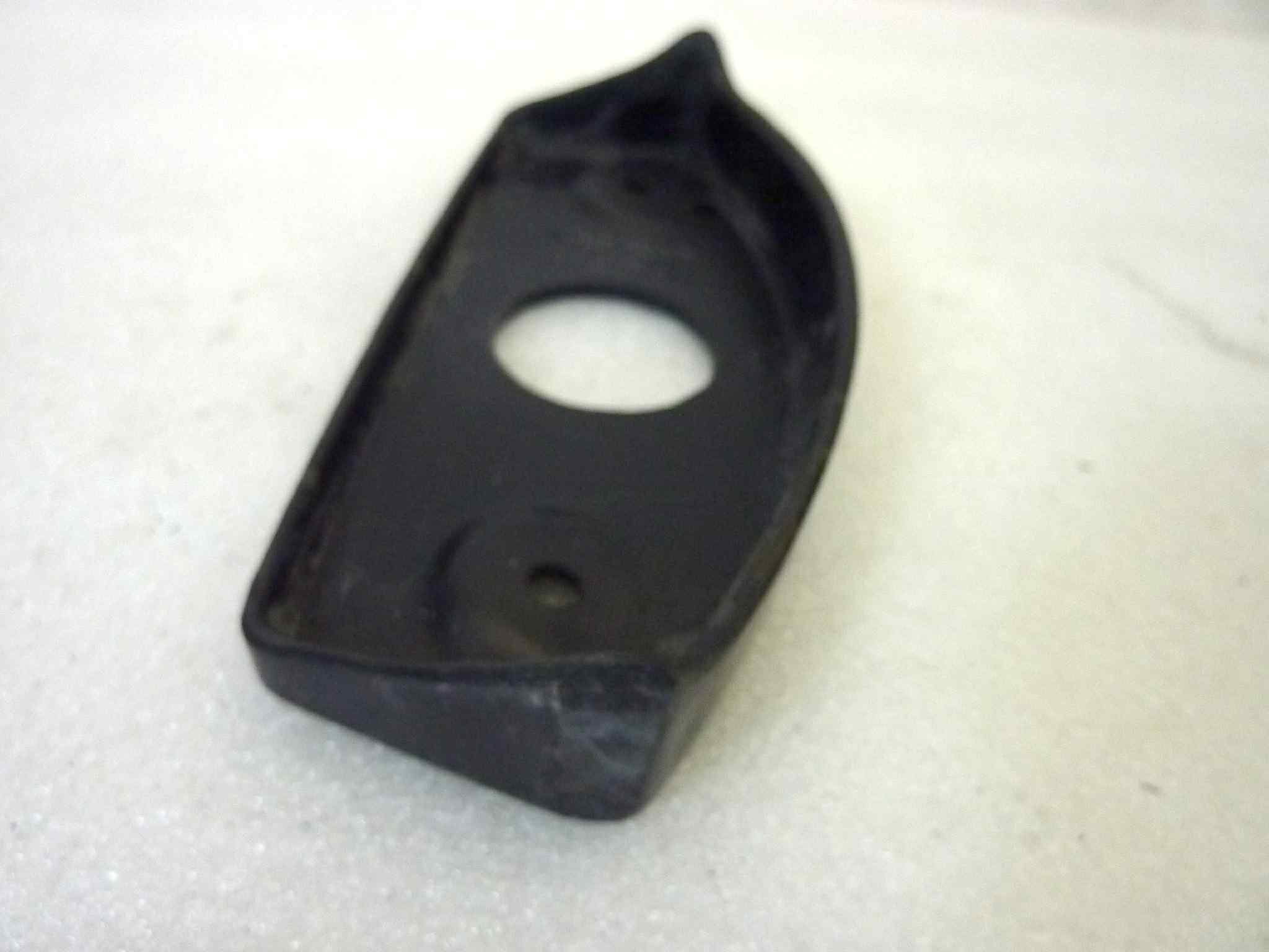 Staffa fanalino posteriore Guzzi Nevada 350 750 cod 31741260 - immagine 2