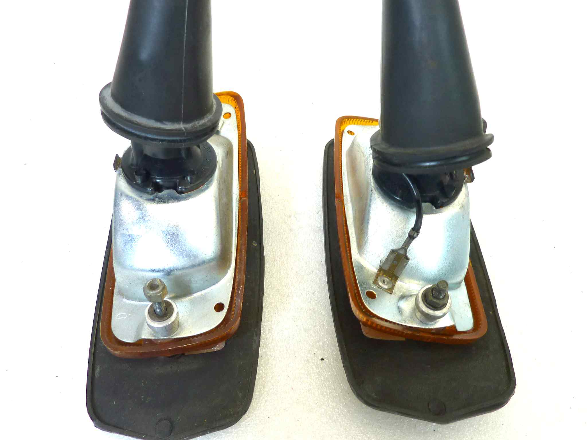Coppia frecce carena Guzzi 1000-SP SP-2 Spada T4 Fiat 850 Stars IGM 3383 LAX - immagine 7