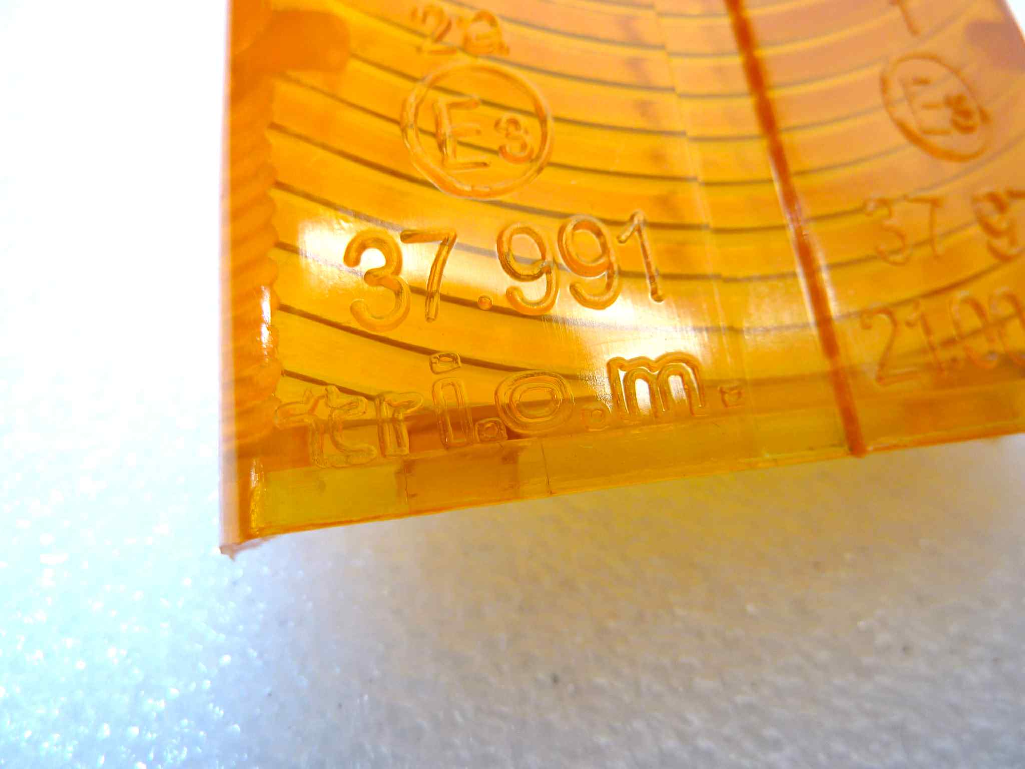 Gemma freccia Guzzi 1000 Le Mans IV - VV 1984-1987
1000 Le Mans V - VV 1988-1994
1000 SP II - VH 1984-1987
850 Le Mans III - VF 1981-1984
850 T5 - VR 1983-1989
NTX 350 - LA 1987-1989
NTX 650 - LB 1986-1995
V 35 III - PY 1986-1989
V 50 III - PF 1981-1985
V 65 Lario - PT 1984-1987
cod 38753750 - immagine 5