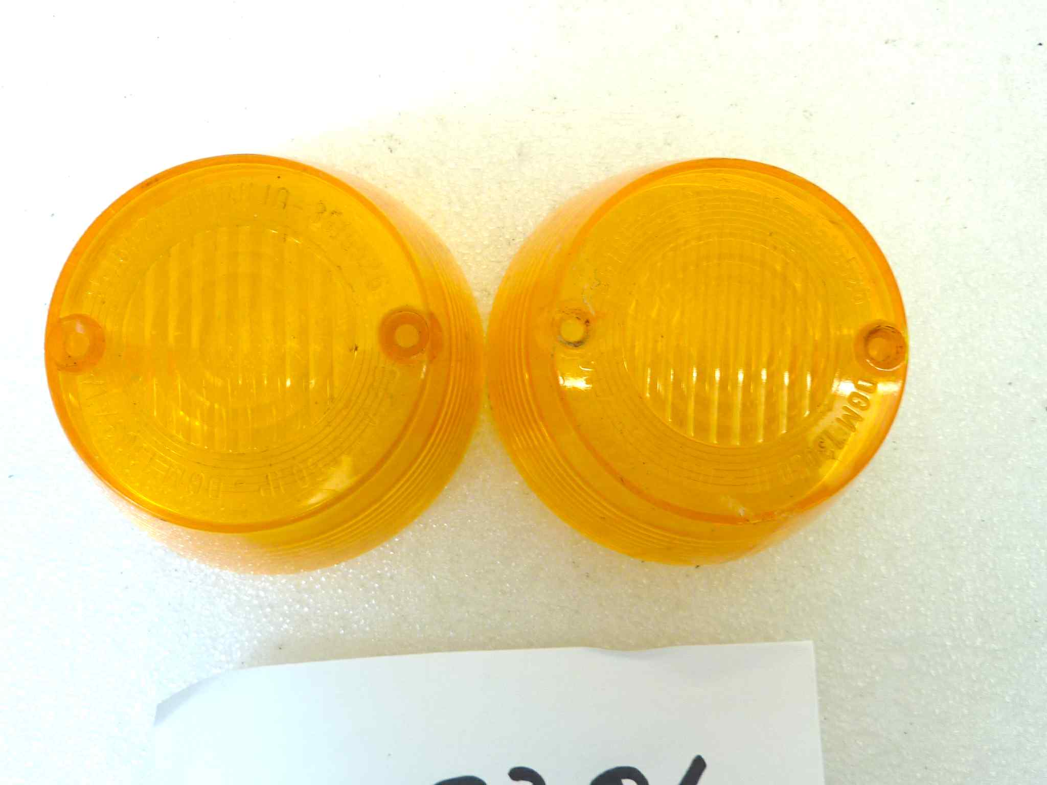 Coppia gemme frecce Aprilia 3516524 3516526 DGM 13037 13050 arancione chiaro giallo moto epoca vari modelli - immagine 2