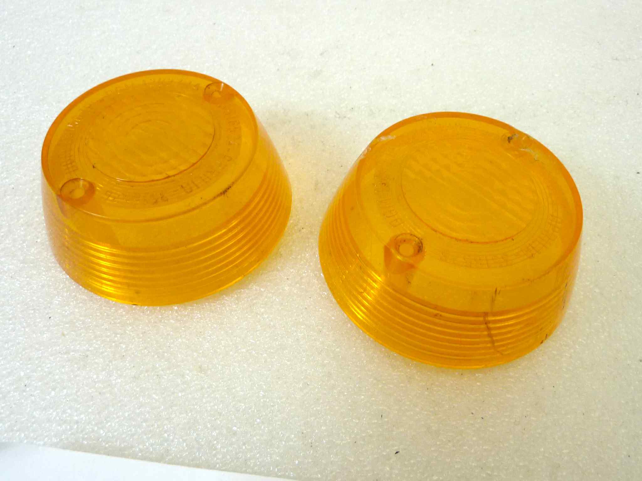 Coppia gemme frecce Aprilia 3516524 3516526 DGM 13037 13050 arancione chiaro giallo moto epoca vari modelli - immagine 5