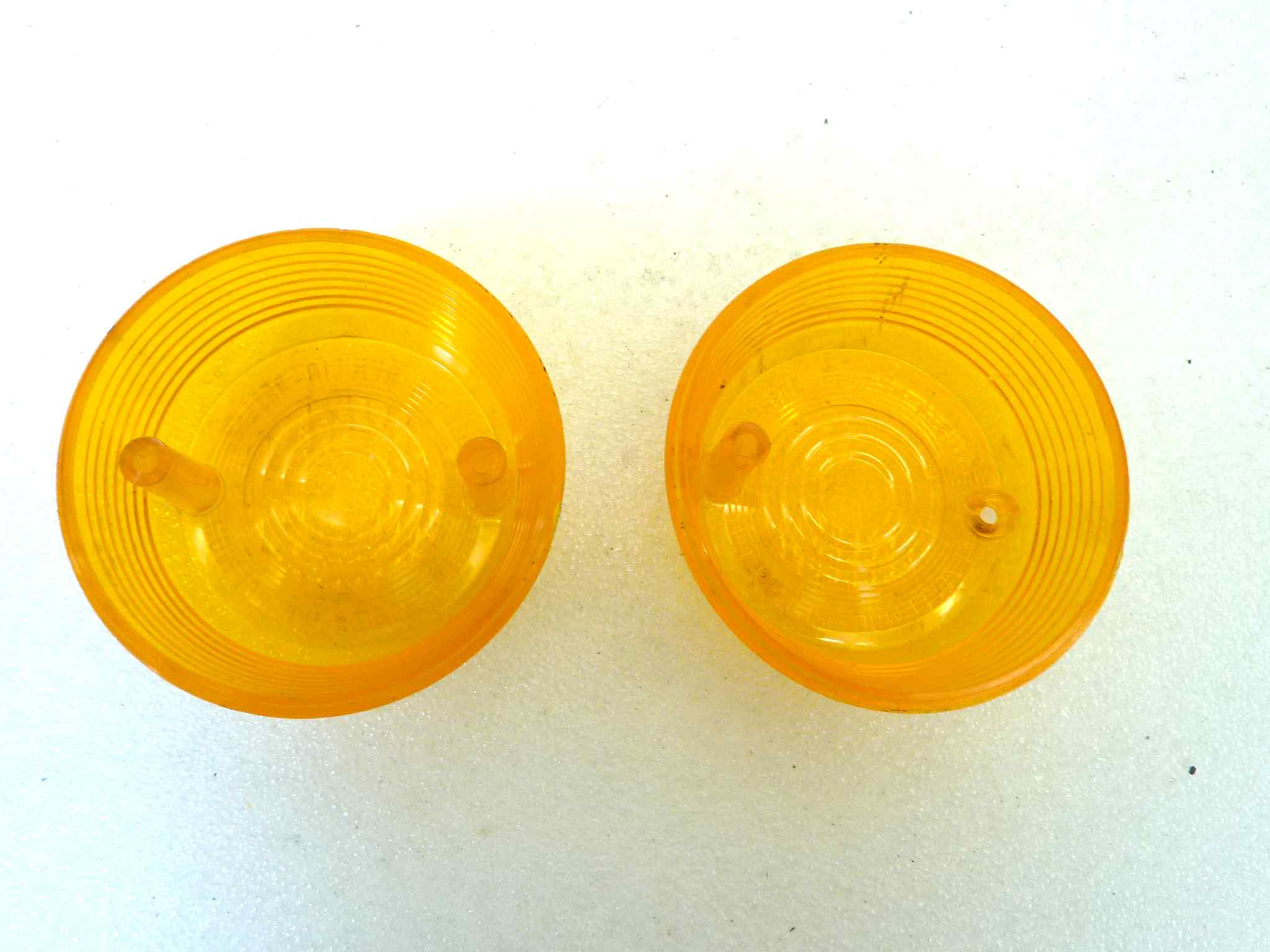 Coppia gemme frecce Aprilia 3516524 3516526 DGM 13037 13050 arancione chiaro giallo moto epoca vari modelli - immagine 7