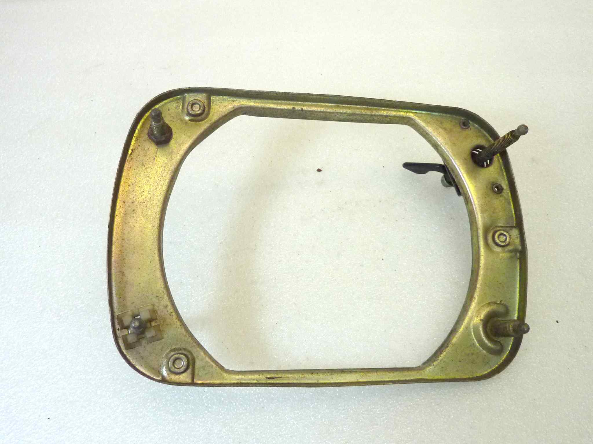 Staffa Faro anteriore rettangolare per Moto Guzzi V35 III, V35 Imola, V35 Imola II,V65 Lario, V50 Monza, 650 750 1000 SP,850 Le Mans II - immagine 6