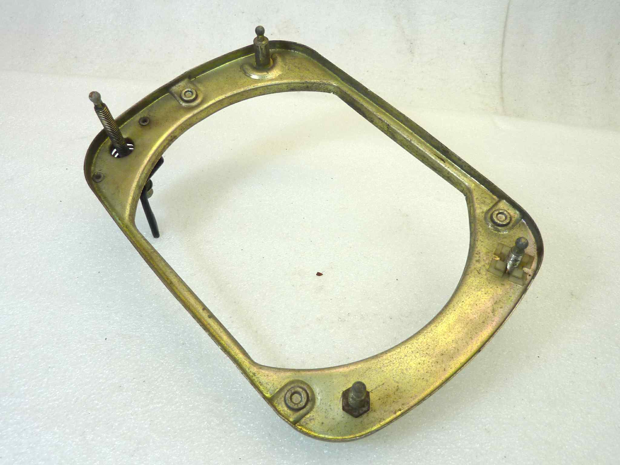 Staffa Faro anteriore rettangolare per Moto Guzzi V35 III, V35 Imola, V35 Imola II,V65 Lario, V50 Monza, 650 750 1000 SP,850 Le Mans II - immagine 7