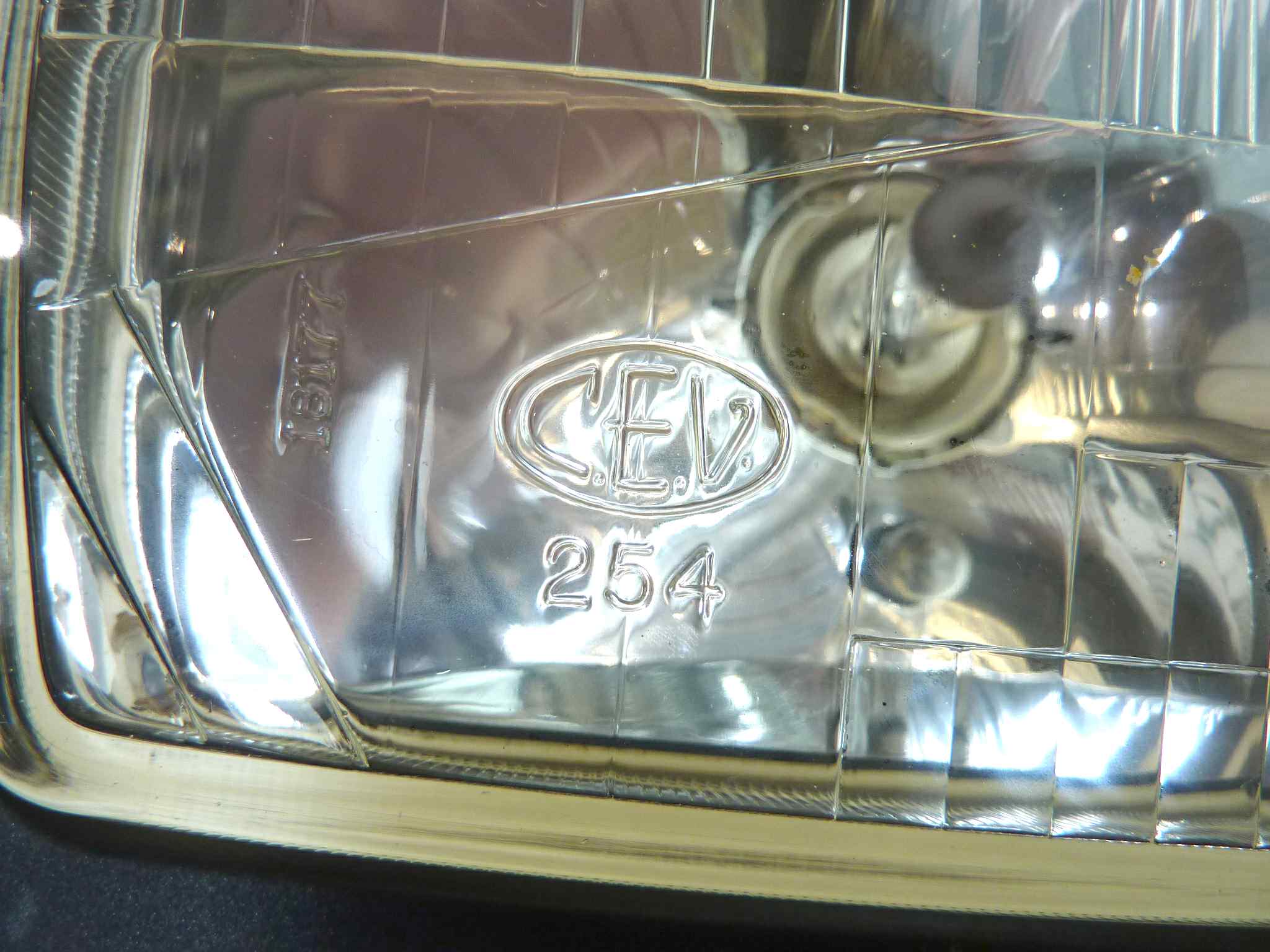 Faro carena Driver Guzzi California 2 e vari modelli Cev 254 con scocca esterna - immagine 3