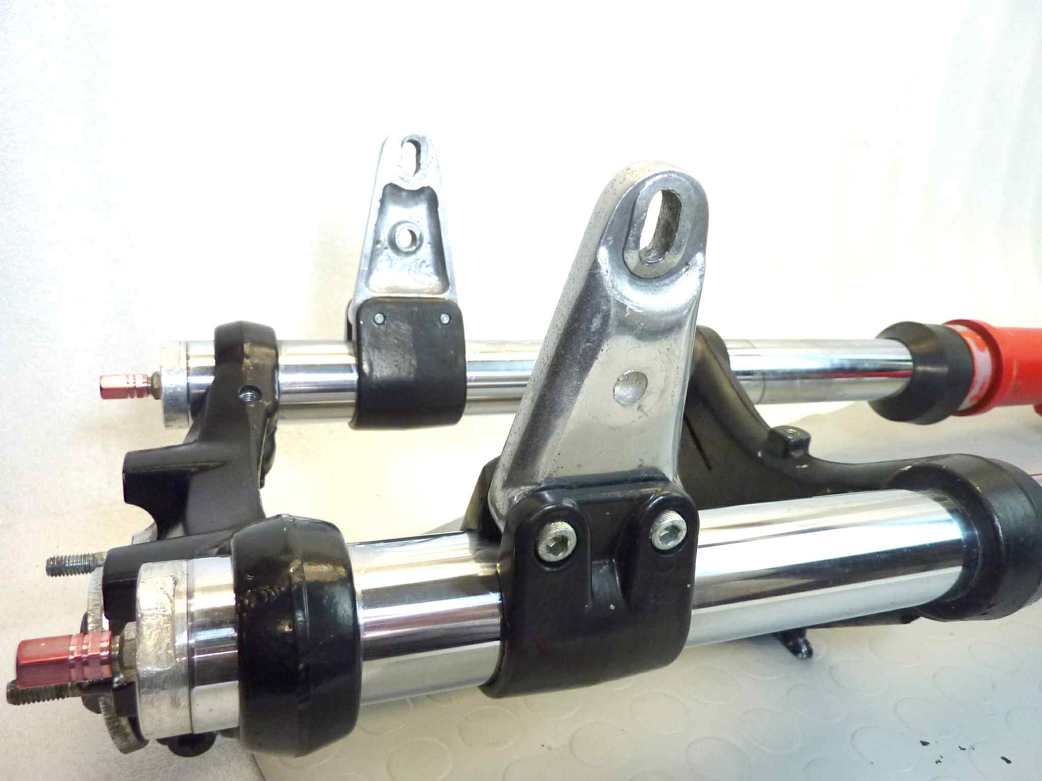 Forcella Moto Guzzi 850 T5 - immagine 12