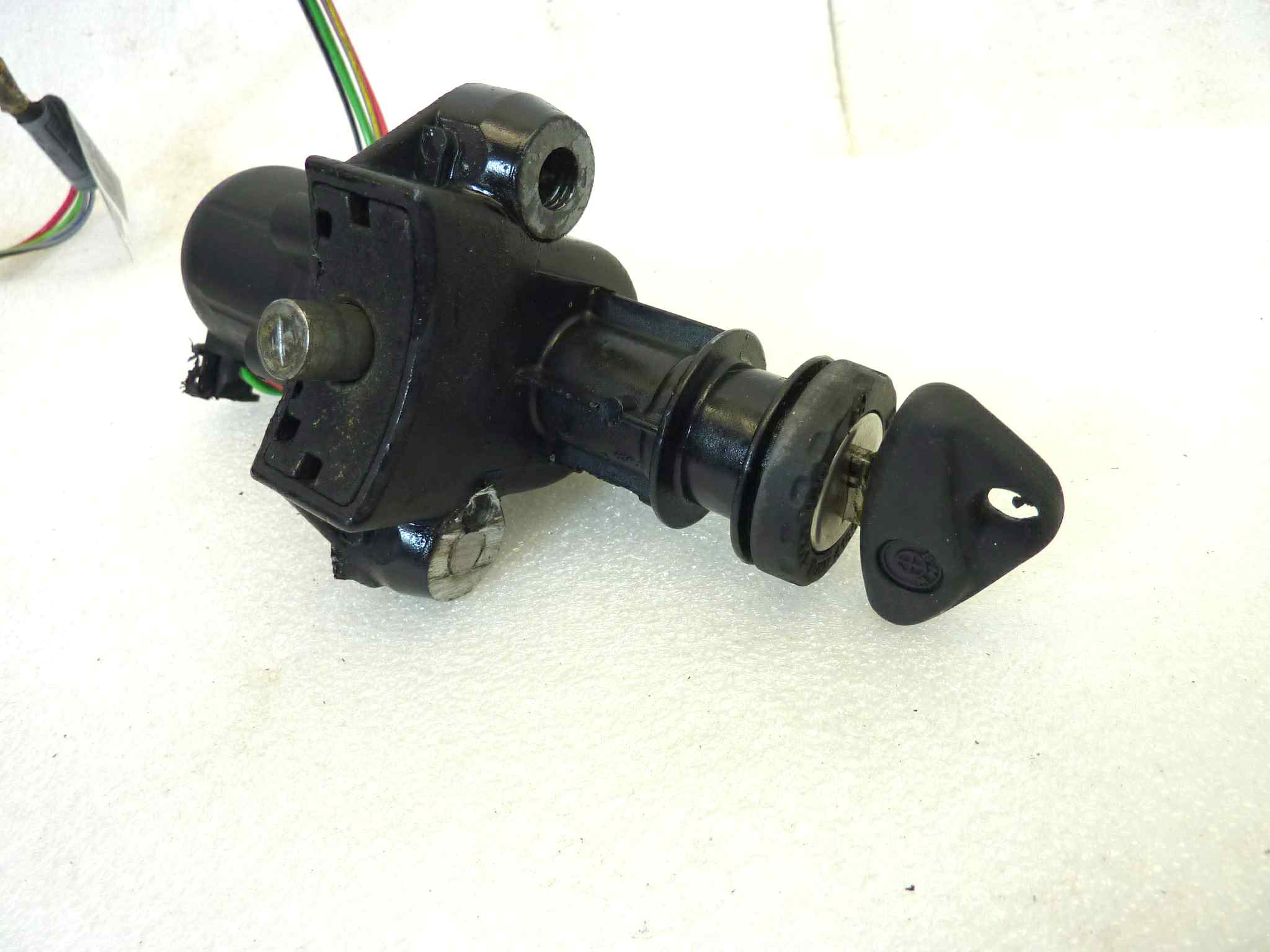 Kit serrature blocchetto accensione Bmw 650 Cs Scarver tappo benzina e sgancio sella (sgancio sella con cover da sostituire) due chiavi come da foto - immagine 9