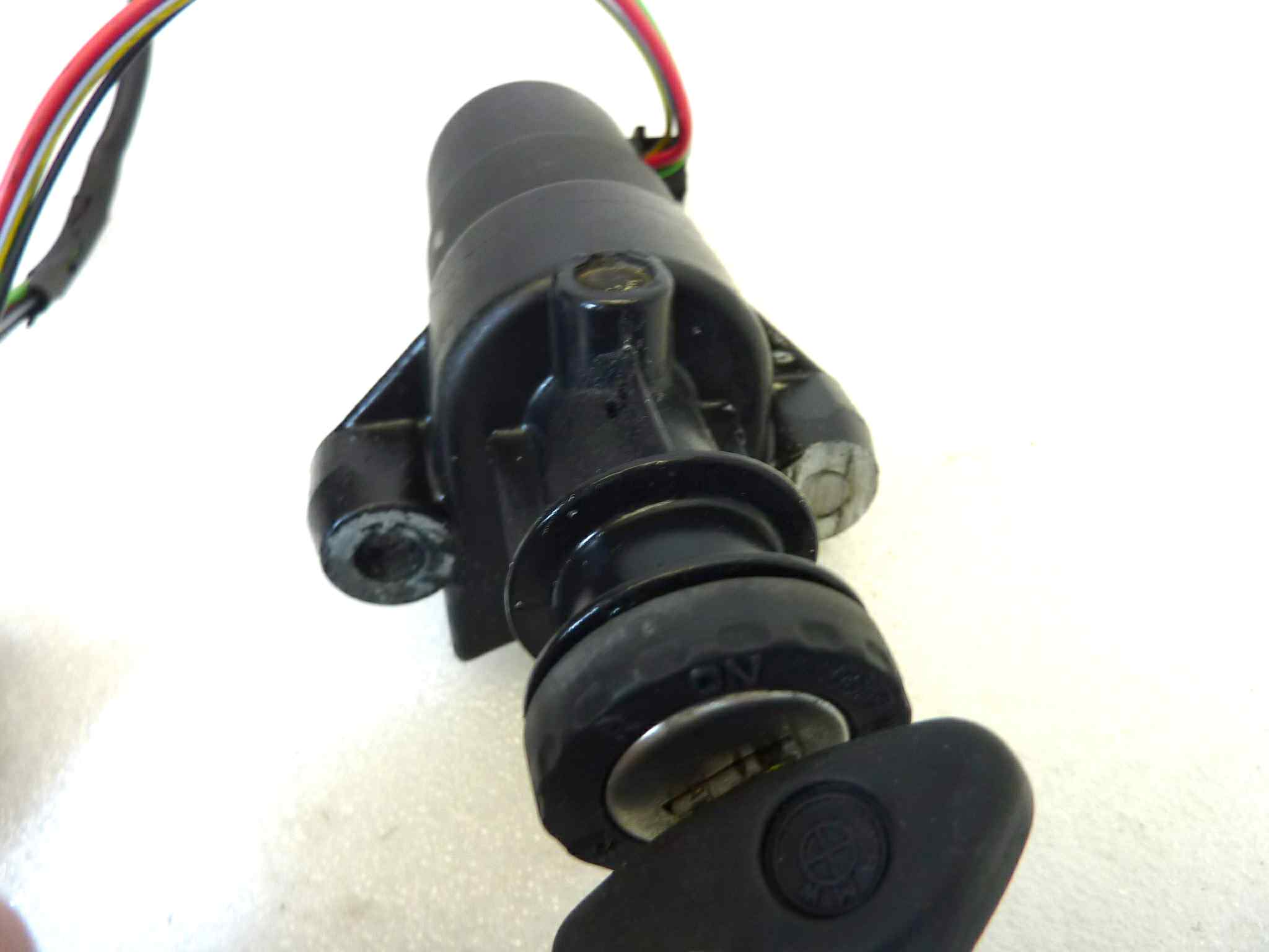 Kit serrature blocchetto accensione Bmw 650 Cs Scarver tappo benzina e sgancio sella (sgancio sella con cover da sostituire) due chiavi come da foto - immagine 10
