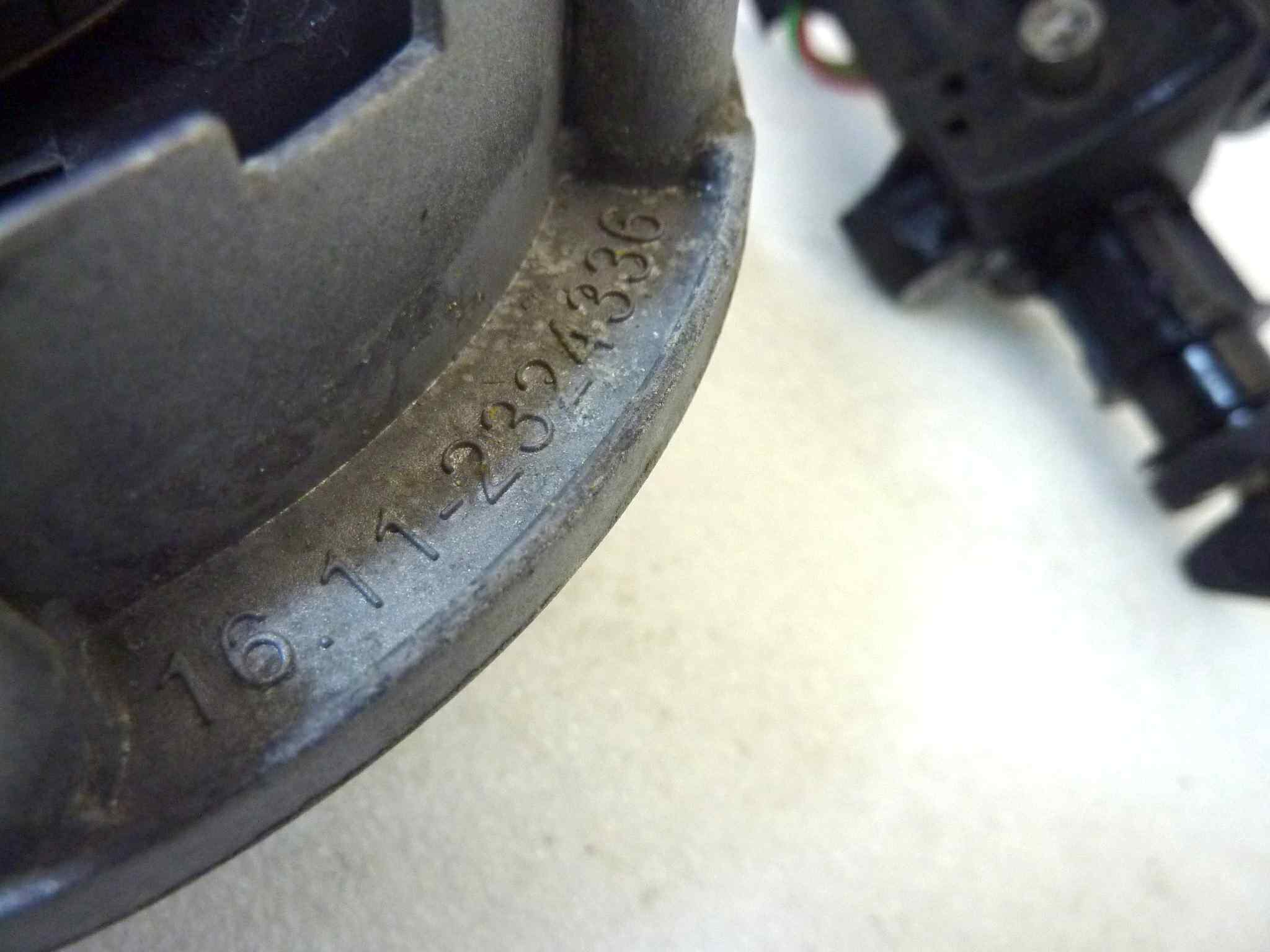 Kit serrature blocchetto accensione Bmw 650 Cs Scarver tappo benzina e sgancio sella (sgancio sella con cover da sostituire) due chiavi come da foto - immagine 18
