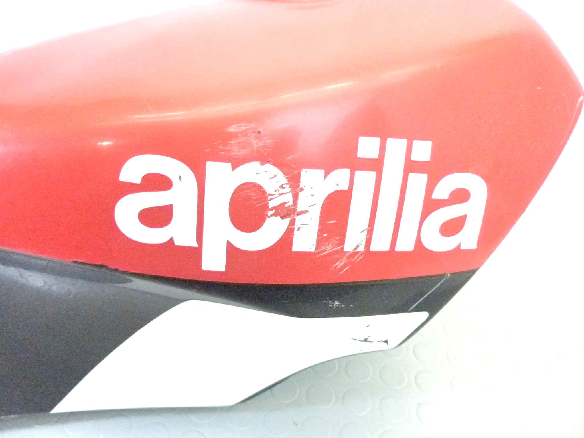 Serbatoio benzina Aprilia AF1 50 1986 - 1987 tipo AB carburante da trattare internamente - immagine 4