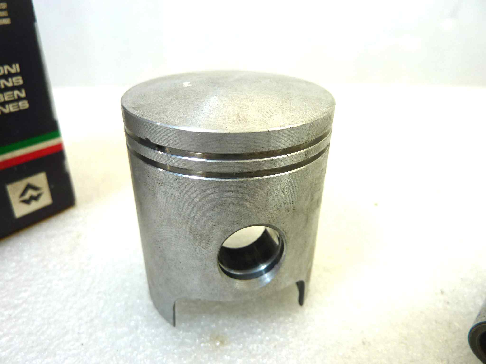 Pistone Gilera Asso Werke diametro STD 39 E cod 5147 senza fasce NUOVO Fondo di magazzino, VEDI FOTO, LEGGI DESCRIZIONE - immagine 3