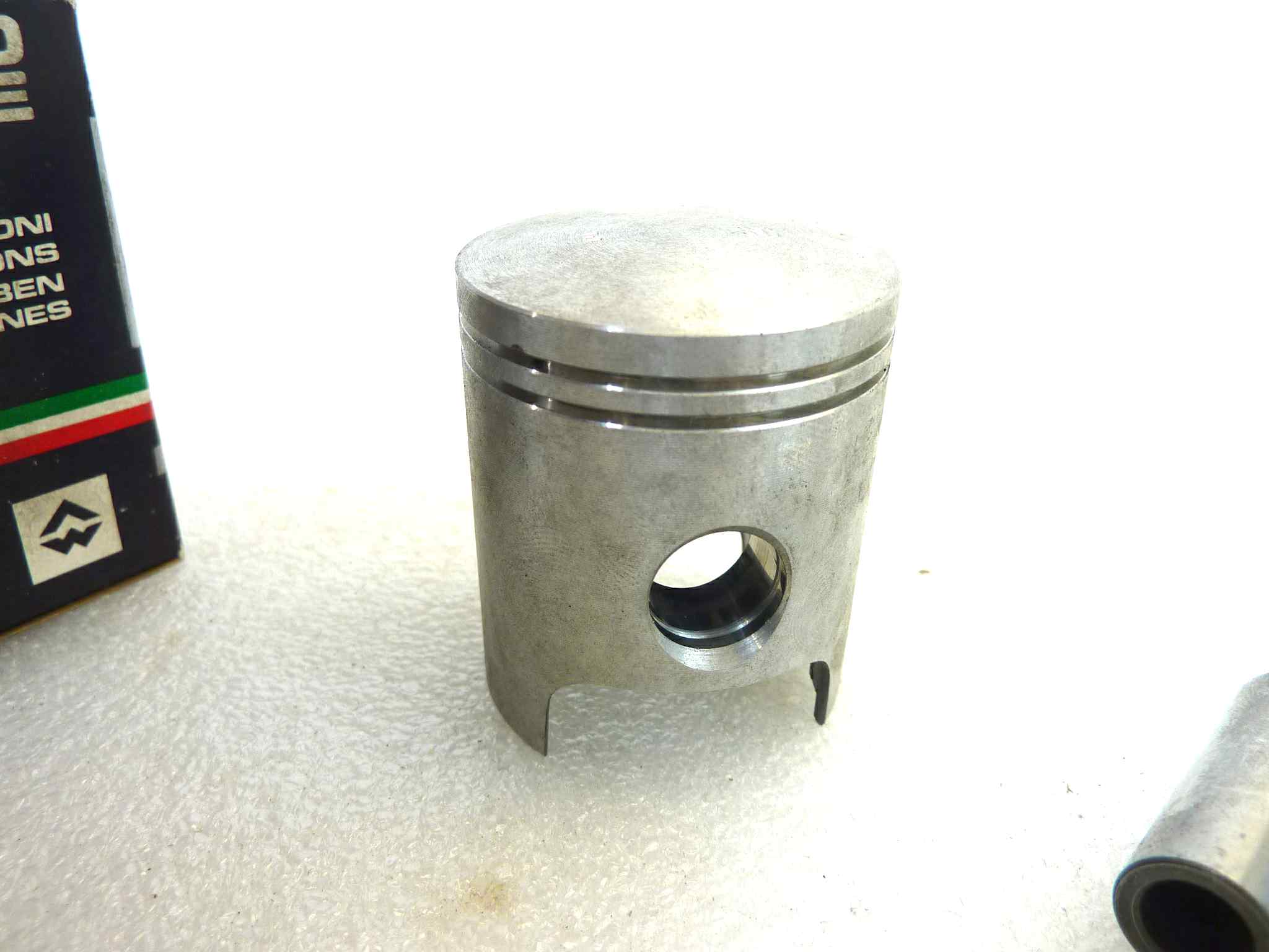 Pistone Gilera Asso Werke diametro STD 39 E cod 5147 senza fasce NUOVO Fondo di magazzino, VEDI FOTO, LEGGI DESCRIZIONE - immagine 7