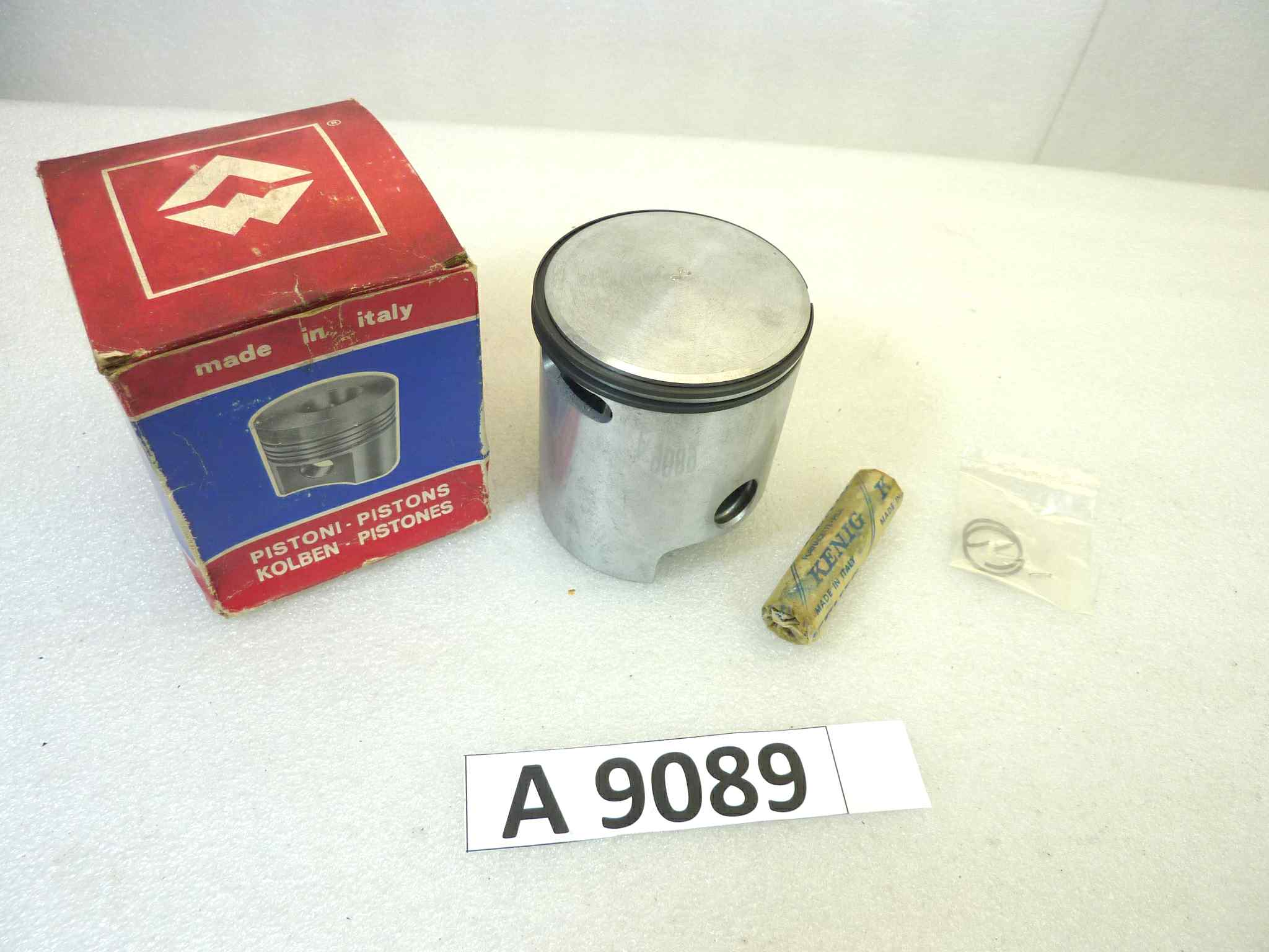 Pistone KTM Asso Werke diametro 65 cod 3585 NUOVO Fondo di magazzino, VEDI FOTO, LEGGI DESCRIZIONE