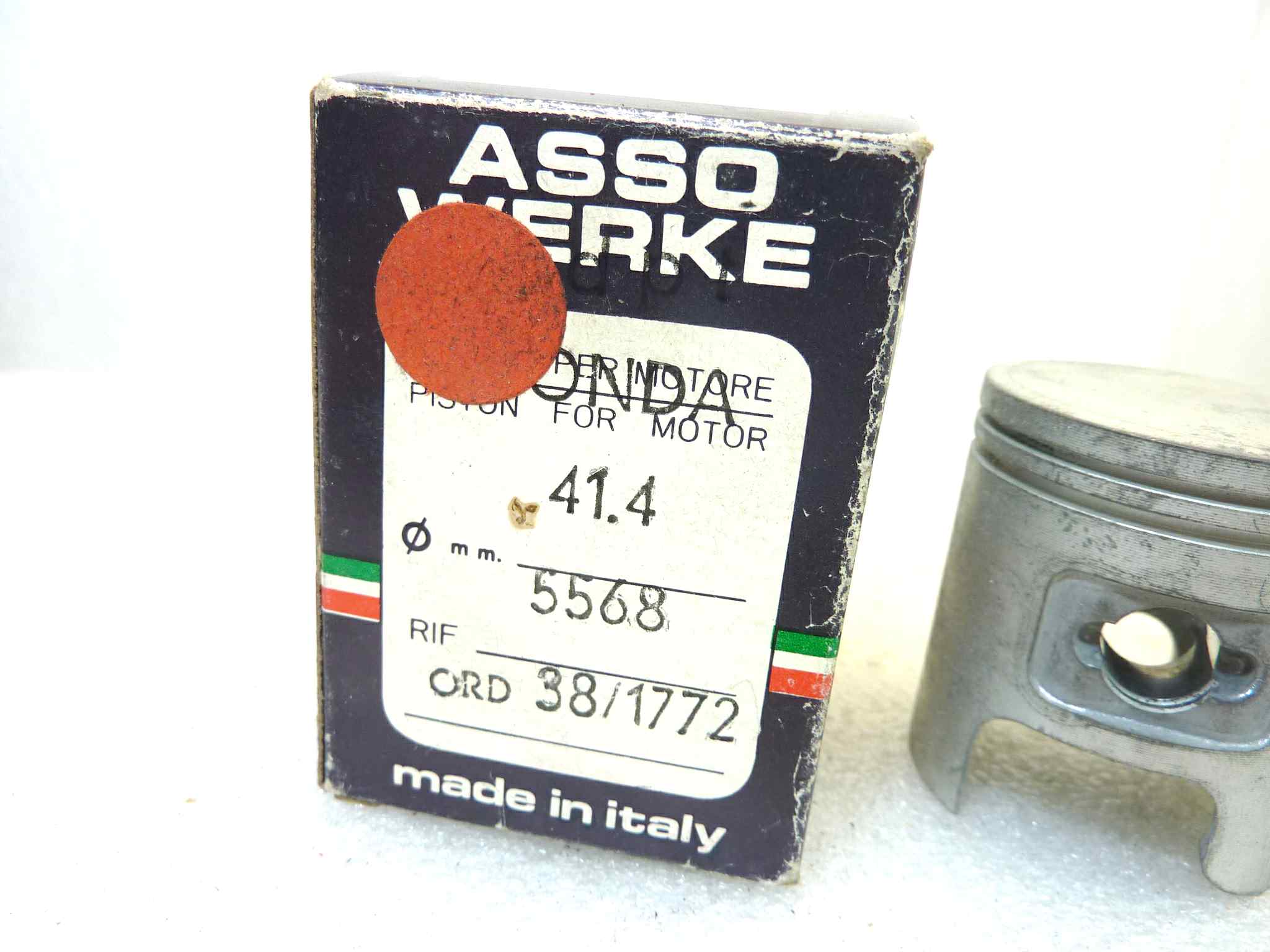 Pistone Honda Asso Werke diametro 41,4 cod 5568 manca una fascia NUOVO Fondo di magazzino, VEDI FOTO, LEGGI DESCRIZIONE - immagine 2