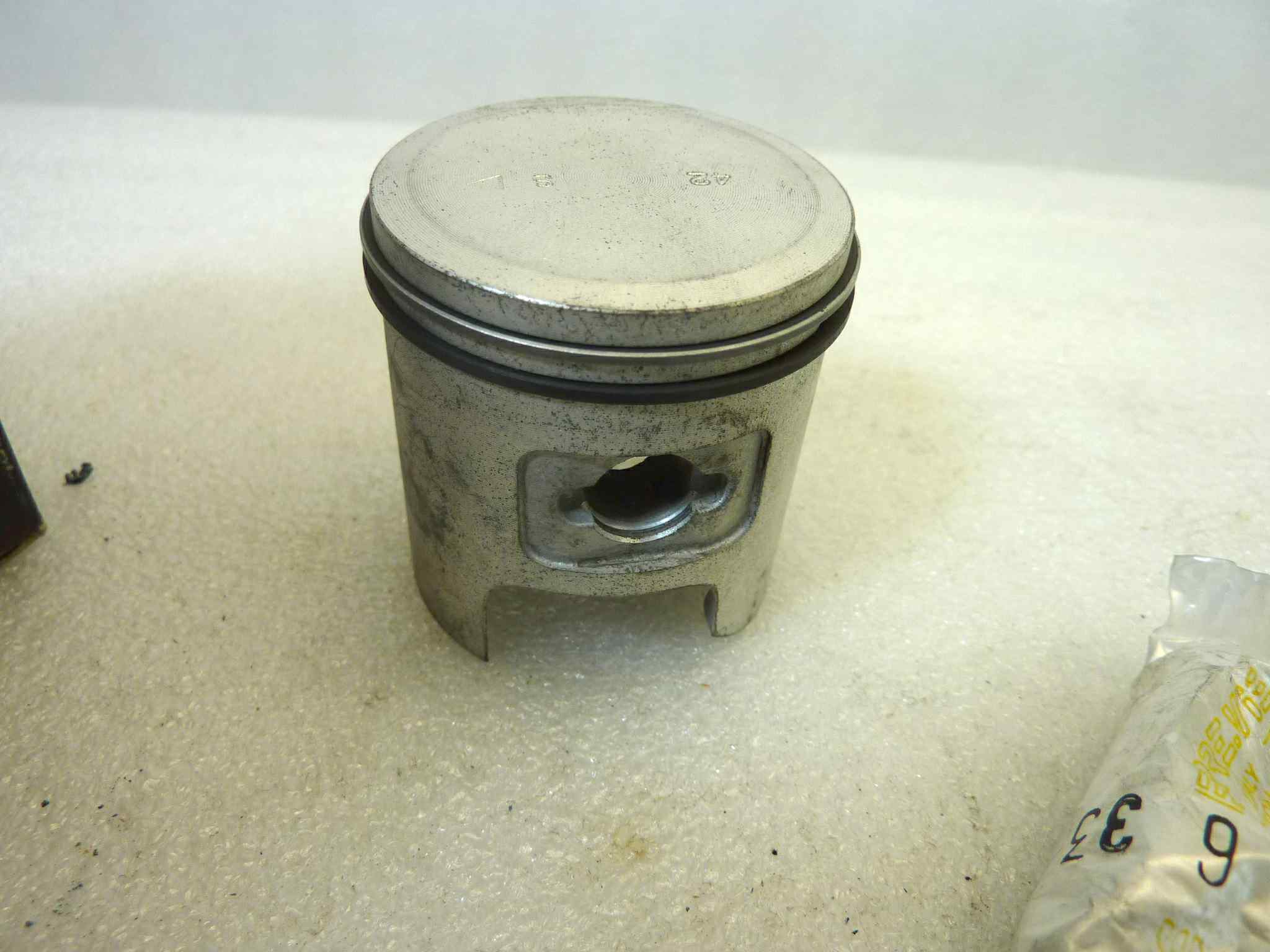 Pistone Honda Vision Asso Werke diametro 42 cod 5568 NUOVO Fondo di magazzino, VEDI FOTO, LEGGI DESCRIZIONE - immagine 3