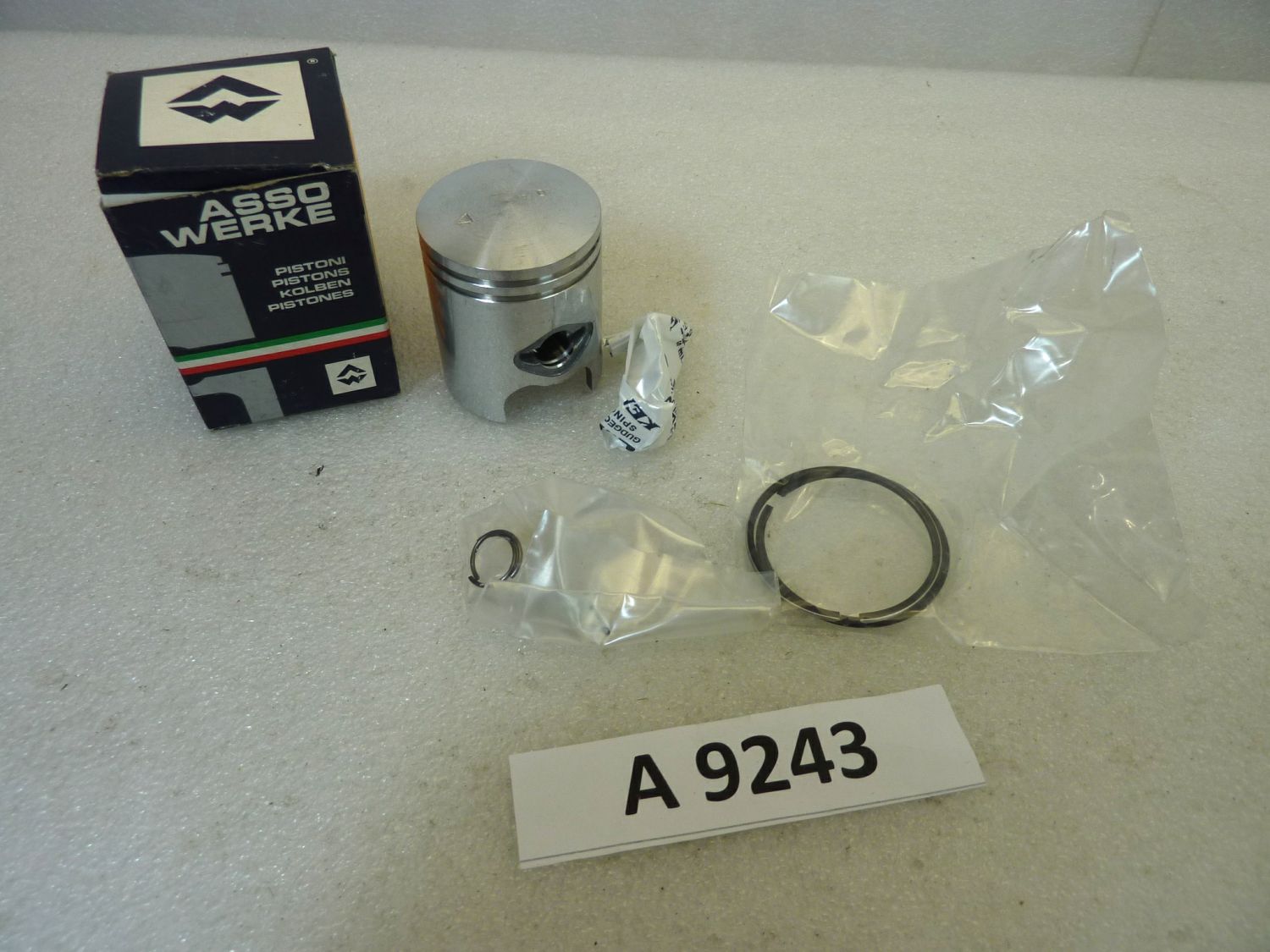 Pistone FBM o MN Scooter Asso Werke diametro 40,4 cod VM 5501636 NUOVO Fondo di magazzino, VEDI FOTO, LEGGI DESCRIZIONE