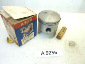 Pistone Suzuki Asso diametro 70,4 cod 3484 NUOVO Fondo di magazzino, VEDI FOTO, LEGGI DESCRIZIONE