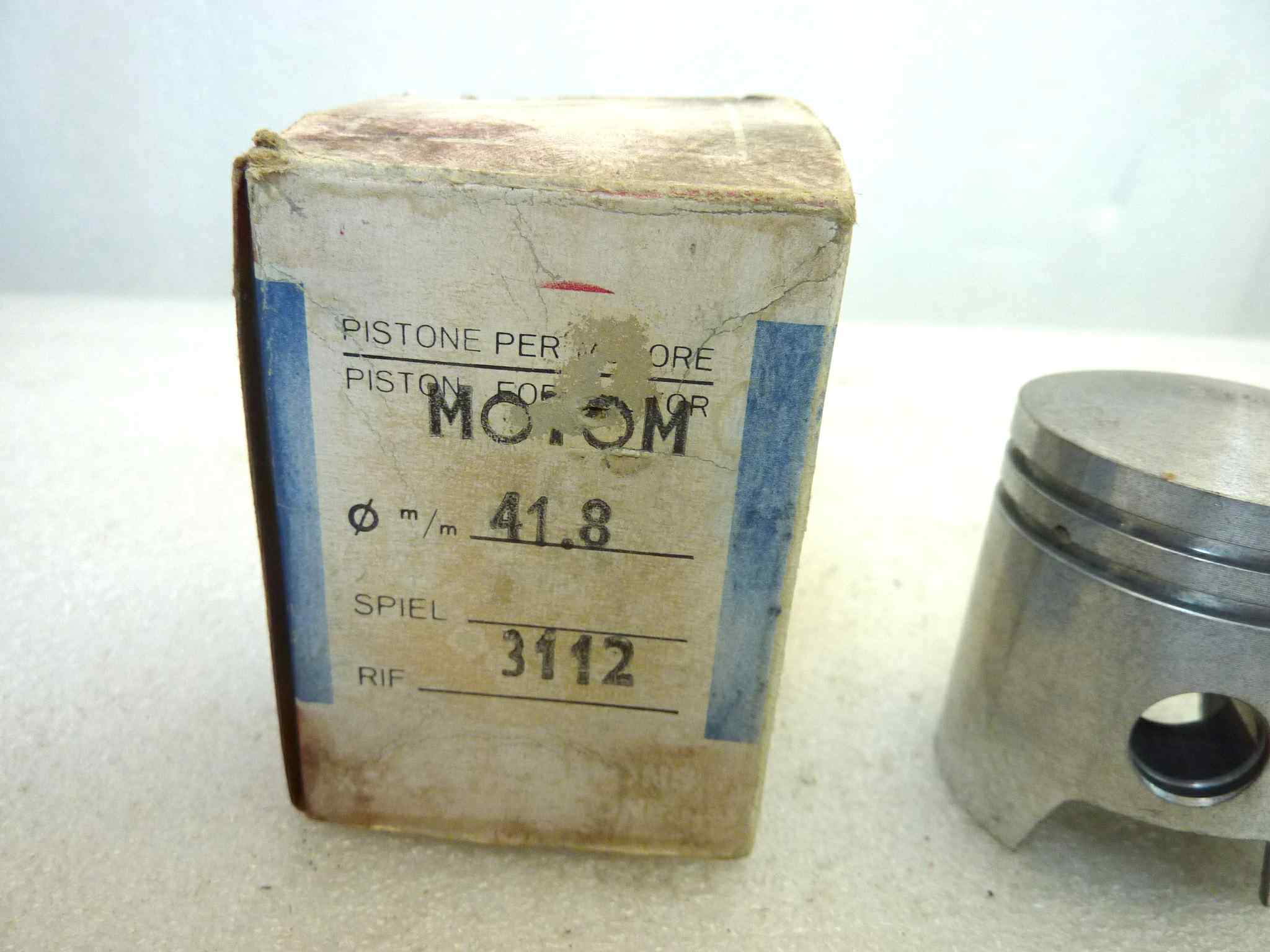 Pistone Motom Asso Werke diametro 41,8 cod 3112 no seeger no spinotto manca una fascia NUOVO Fondo di magazzino, VEDI FOTO, LEGGI DESCRIZIONE - immagine 2
