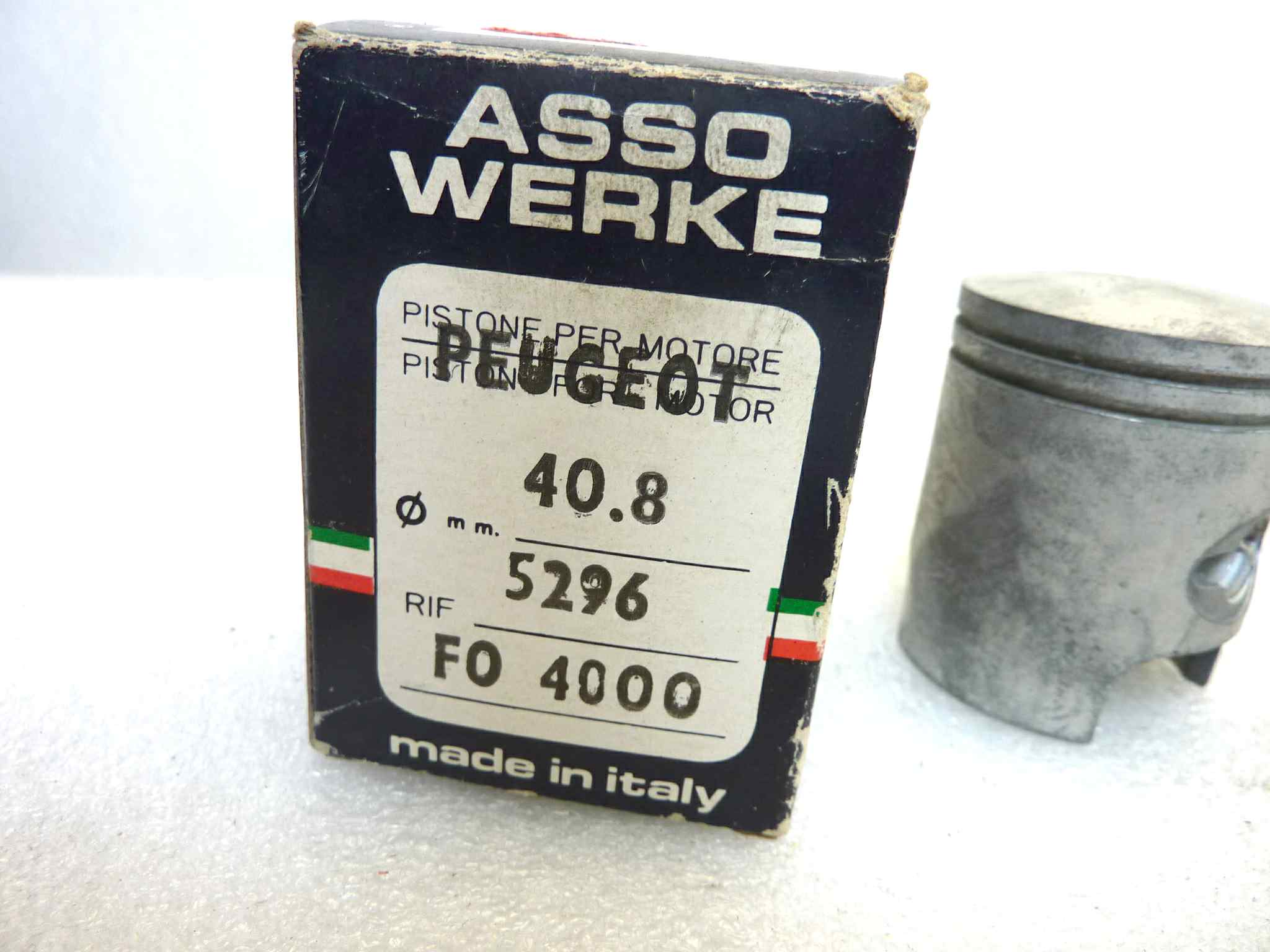 Pistone Peugeot Asso Werke diametro 40,8 cod 5296 manca una fascia NUOVO Fondo di magazzino, VEDI FOTO, LEGGI DESCRIZIONE - immagine 2