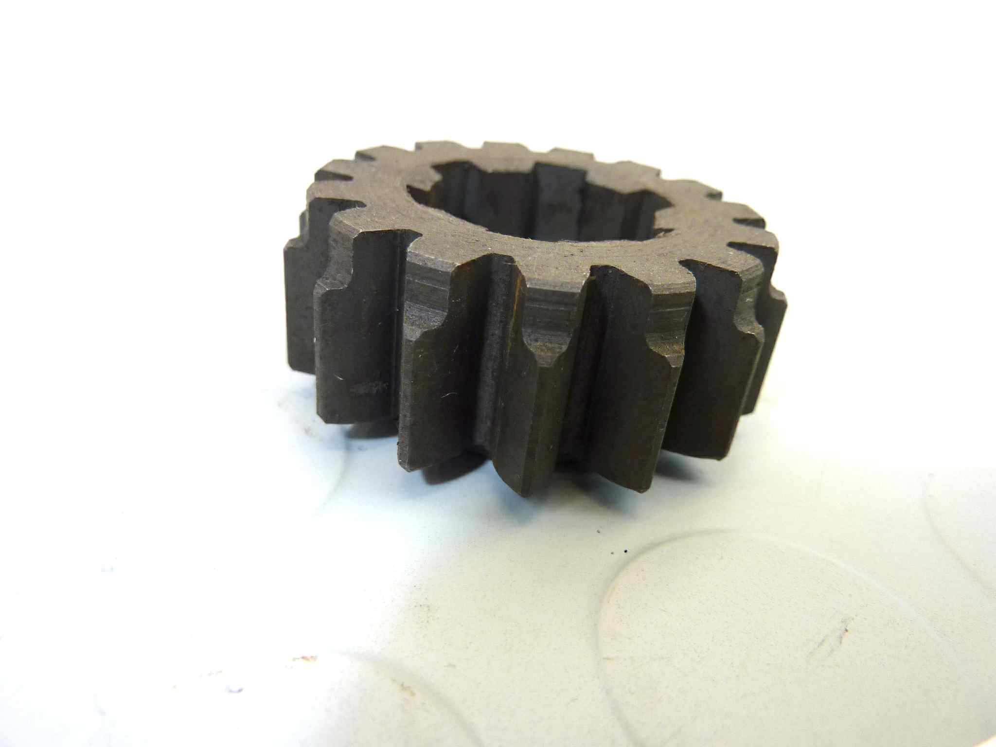 Ingranaggio seconda marcia Guzzi V35 V50 cod 19211300 cambio NUOVO fondo di magazzino, LEGGI DESCRIZIONE - immagine 2