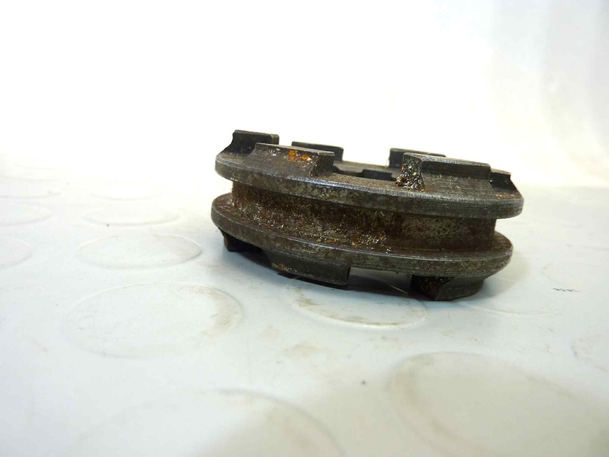 Ingranaggio scorrevole terza quarta marcia Guzzi MG Moto Guzzi 1000 Cali. 3 1.Serie (948 ccm, 1987 - 1987)
MG Moto Guzzi 1000 Cali. 3 2.Serie (948 ccm, 1988)
MG Moto Guzzi 1000 Cali. 3 2.Serie (948 ccm, 1989)
MG Moto Guzzi 1000 Cali. 3 2.Serie (948 ccm, 1990)
MG Moto Guzzi 1000 Cali. 3 C (948 ccm, 1990 - 1990)
MG Moto Guzzi 1000 Cali. 3 Caren. Inj. (948 ccm, 1990)
MG Moto Guzzi 1000 Cali. 3 Caren. Inj. (948 ccm, 1991)
MG Moto Guzzi 1000 Cali. 3 Caren. Inj. (948 ccm, 1992)
MG Moto Guzzi 1000 Cali. 3 I.E. (948 ccm, 1990)
MG Moto Guzzi 1000 Cali. 3 I.E. (948 ccm, 1991)
MG Moto Guzzi 1000 Cali. 3 I.E. (948 ccm, 1992)
MG Moto Guzzi 1000 Daytona (992 ccm, 1992)
MG Moto Guzzi 1000 Daytona (992 ccm, 1993)
MG Moto Guzzi 1000 Daytona (992 ccm, 1994)
MG Moto Guzzi 1000 Daytona (992 ccm, 1995)
MG Moto Guzzi 1000 Daytona (992 ccm, 1996)
MG Moto Guzzi 1000 Daytona RS (1000 ccm, 1997)
MG Moto Guzzi 1000 Daytona RS (1000 ccm, 1998)
MG Moto Guzzi 1000 Daytona RS (1000 ccm, 1999)
MG Moto Guzzi 1000 Daytona RS (1000 ccm, 2000)
MG Moto Guzzi 1000 G 5 (948 ccm, 1978)
MG Moto Guzzi 1000 G 5 (948 ccm, 1979)
MG Moto Guzzi 1000 G 5 (948 ccm, 1980)
MG Moto Guzzi 1000 G 5 (948 ccm, 1981)
MG Moto Guzzi 1000 G 5 (948 ccm, 1982)
MG Moto Guzzi 1000 G 5 (948 ccm, 1983)
MG Moto Guzzi 1000 G 5 (948 ccm, 1984)
MG Moto Guzzi 1000 G 5 (948 ccm, 1985)
MG Moto Guzzi 1000 LM (1000 ccm, 1990)
MG Moto Guzzi 1000 LM (1000 ccm, 1991)
MG Moto Guzzi 1000 LM (1000 ccm, 1992)
MG Moto Guzzi 1000 LM (1000 ccm, 1993)
MG Moto Guzzi 1000 LM (1000 ccm, 1994)
MG Moto Guzzi 1000 LM 4 (948 ccm, 1985)
MG Moto Guzzi 1000 LM 4 (948 ccm, 1986)
MG Moto Guzzi 1000 LM 4 (948 ccm, 1987)
MG Moto Guzzi 1000 LM 5 (948 ccm, 1988)
MG Moto Guzzi 1000 LM 5 (948 ccm, 1989)
MG Moto Guzzi 1000 LM 5 (948 ccm, 1990)
MG Moto Guzzi 1000 LM 5 (948 ccm, 1991)
MG Moto Guzzi 1000 LM 5 (948 ccm, 1992)
MG Moto Guzzi 1000 Mille GT 1.Serie (948 ccm, 1987)
MG Moto Guzzi 1000 Mille GT 1.Serie (948 ccm, 1988)
MG Moto Guzzi 1000 Mille GT 1.Serie (948 ccm, 1989)
MG Moto Guzzi 1000 Mille GT 1.Serie (948 ccm, 1990)
MG Moto Guzzi 1000 Mille GT 2.Serie (948 ccm, 1991)
MG Moto Guzzi 1000 Mille GT 2.Serie (948 ccm, 1992)
MG Moto Guzzi 1000 Mille GT 2.Serie (948 ccm, 1993)
MG Moto Guzzi 1000 Mille GT 2.Serie (948 ccm, 1994)
MG Moto Guzzi 1000 Quota (948 ccm, 1992)
MG Moto Guzzi 1000 Quota (948 ccm, 1993)
MG Moto Guzzi 1000 Quota (948 ccm, 1994)
MG Moto Guzzi 1000 Quota (948 ccm, 1995)
MG Moto Guzzi 1000 Quota (948 ccm, 1996)
MG Moto Guzzi 1000 Quota (948 ccm, 1997)
MG Moto Guzzi 1000 S 1.Serie (948 ccm, 1990)
MG Moto Guzzi 1000 S 1.Serie (948 ccm, 1991)
MG Moto Guzzi 1000 S 1.Serie (948 ccm, 1992)
MG Moto Guzzi 1000 S 2.Serie (948 ccm, 1993 - 1993)
MG Moto Guzzi 1000 SP 1 (948 ccm, 1978)
MG Moto Guzzi 1000 SP 1 (948 ccm, 1979)
MG Moto Guzzi 1000 SP 1 (948 ccm, 1980)
MG Moto Guzzi 1000 SP 1 (948 ccm, 1981)
MG Moto Guzzi 1000 SP 1 (948 ccm, 1982)
MG Moto Guzzi 1000 SP 1 (948 ccm, 1983)
MG Moto Guzzi 1000 SP 2 (948 ccm, 1984)
MG Moto Guzzi 1000 SP 2 (948 ccm, 1985)
MG Moto Guzzi 1000 SP 2 (948 ccm, 1986)
MG Moto Guzzi 1000 SP 2 (948 ccm, 1987)
MG Moto Guzzi 1000 SP 3 (948 ccm, 1988)
MG Moto Guzzi 1000 SP 3 (948 ccm, 1989)
MG Moto Guzzi 1000 SP 3 (948 ccm, 1990)
MG Moto Guzzi 1000 SP 3 (948 ccm, 1991)
MG Moto Guzzi 1000 SP 3 (948 ccm, 1992)
MG Moto Guzzi 1000 SP 3 (948 ccm, 1993)
MG Moto Guzzi 1000 SP 3 (948 ccm, 1994)
MG Moto Guzzi 1000 SP 3 (948 ccm, 1995)
MG Moto Guzzi 1000 SP 3 (948 ccm, 1996)
MG Moto Guzzi 1000 V10 Centauro (992 ccm, 1996)
MG Moto Guzzi 1000 V10 Centauro (992 ccm, 1997)
MG Moto Guzzi 1000 V10 Centauro (992 ccm, 1998)
MG Moto Guzzi 1000 V10 Centauro (992 ccm, 1999)
MG Moto Guzzi 1000 V10 Centauro (992 ccm, 2000)
MG Moto Guzzi 1100 Cali. 75 limited edition (1100 ccm, 1997)
MG Moto Guzzi 1100 Cali. 75 limited edition (1100 ccm, 1998)
MG Moto Guzzi 1100 Cali. Aluminium (1064 ccm, 2003)
MG Moto Guzzi 1100 Cali. Aluminium (1064 ccm, 2004)
MG Moto Guzzi 1100 Cali. Anniversario (1064 ccm, 1997 - 1997)
MG Moto Guzzi 1100 Cali. EV (1064 ccm, 1997)
MG Moto Guzzi 1100 Cali. EV (1064 ccm, 1998)
MG Moto Guzzi 1100 Cali. EV (1064 ccm, 1999)
MG Moto Guzzi 1100 Cali. EV (1064 ccm, 2000)
MG Moto Guzzi 1100 Cali. EV PI (1100 ccm, 2003)
MG Moto Guzzi 1100 Cali. EV PI (1100 ccm, 2004)
MG Moto Guzzi 1100 Cali. EV PI (1100 ccm, 2005)
MG Moto Guzzi 1100 California Classic-Touring (1064 ccm, 2006)
MG Moto Guzzi 1100 California Classic-Touring (1064 ccm, 2007)
MG Moto Guzzi 1100 California Classic-Touring (1064 ccm, 2008)
MG Moto Guzzi 1100 California Classic-Touring (1064 ccm, 2009)
MG Moto Guzzi 1100 California Classic-Touring (1064 ccm, 2010)
MG Moto Guzzi 1100 California Classic-Touring (1064 ccm, 2011)
MG Moto Guzzi 1100 California EV ie Touring (1100 ccm, 2003)
MG Moto Guzzi 1100 California EV ie Touring (1100 ccm, 2004)
MG Moto Guzzi 1100 California EV ie Touring (1100 ccm, 2005)
MG Moto Guzzi 1100 California EV Touring/80° (1064 ccm, 2001)
MG Moto Guzzi 1100 California EV Touring/80° (1064 ccm, 2002)
MG Moto Guzzi 1100 California Stone Touring (1064 ccm, 2002)
MG Moto Guzzi 1100 California Stone Touring (1064 ccm, 2003)
MG Moto Guzzi 1100 California Stone Touring (1064 ccm, 2004)
MG Moto Guzzi 1100 California Stone Touring (1064 ccm, 2005)
MG Moto Guzzi 1100 Cali. i (1100 ccm, 1993)
MG Moto Guzzi 1100 Cali. i (1100 ccm, 1994)
MG Moto Guzzi 1100 Cali. i (1100 ccm, 1995)
MG Moto Guzzi 1100 Cali. i (1100 ccm, 1996)
MG Moto Guzzi 1100 Cali. i (1100 ccm, 1997)
MG Moto Guzzi 1100 Cali. i (1100 ccm, 1998)
MG Moto Guzzi 1100 Cali. Special (1064 ccm, 1999)
MG Moto Guzzi 1100 Cali. Special (1064 ccm, 2000)
MG Moto Guzzi 1100 Cali. Special (1064 ccm, 2001)
MG Moto Guzzi 1100 Cali. Special Sport (1100 ccm, 2001)
MG Moto Guzzi 1100 Cali. Special Sport (1100 ccm, 2002)
MG Moto Guzzi 1100 Cali. Stone (1064 ccm, 2001)
MG Moto Guzzi 1100 Cali. Stone (1064 ccm, 2002)
MG Moto Guzzi 1100 Cali. Stone/Metal (1064 ccm, 2003)
MG Moto Guzzi 1100 Cali. Stone/Metal (1064 ccm, 2004)
MG Moto Guzzi 1100 Cali. Stone/Metal (1064 ccm, 2005)
MG Moto Guzzi 1100 Cali. Titanium (1100 ccm, 2003)
MG Moto Guzzi 1100 Cali. Titanium (1100 ccm, 2004)
MG Moto Guzzi 1100 Cali. Vergaser (1064 ccm, 1994)
MG Moto Guzzi 1100 Cali. Vergaser (1064 ccm, 1995)
MG Moto Guzzi 1100 Cali. Vergaser (1064 ccm, 1996)
MG Moto Guzzi 1100 Cali. Vergaser (1064 ccm, 1997)
MG Moto Guzzi 1100 Cali. Vintage (1064 ccm, 2006)
MG Moto Guzzi 1100 Cali. Vintage (1064 ccm, 2007)
MG Moto Guzzi 1100 Cali. Vintage (1064 ccm, 2008)
MG Moto Guzzi 1100 Quota ES (1064 ccm, 1998)
MG Moto Guzzi 1100 Quota ES (1064 ccm, 1999)
MG Moto Guzzi 1100 Quota ES (1064 ccm, 2000)
MG Moto Guzzi 1100 Quota ES (1064 ccm, 2001)
MG Moto Guzzi 1100 Sport (1064 ccm, 1994)
MG Moto Guzzi 1100 Sport (1064 ccm, 1995)
MG Moto Guzzi 1100 Sport (1064 ccm, 1996)
MG Moto Guzzi 1100 Sport Corsa (1064 ccm, 1998)
MG Moto Guzzi 1100 Sport Corsa (1064 ccm, 1999)
MG Moto Guzzi 1100 Sport I.E. (1064 ccm, 1997)
MG Moto Guzzi 1100 Sport I.E. (1064 ccm, 1998)
MG Moto Guzzi 1100 Sport I.E. (1064 ccm, 1999)
MG Moto Guzzi 1100 Sport I.E. (1064 ccm, 2000)
MG Moto Guzzi 750 S 3 (748 ccm, 1975)
MG Moto Guzzi 750 S 3 (748 ccm, 1976)
MG Moto Guzzi 850 Le Mans I (844 ccm, 1976)
MG Moto Guzzi 850 Le Mans I (844 ccm, 1977)
MG Moto Guzzi 850 Le Mans I (844 ccm, 1978)
MG Moto Guzzi 850 Le Mans II (844 ccm, 1979)
MG Moto Guzzi 850 Le Mans II (844 ccm, 1980)
MG Moto Guzzi 850 Le Mans III (844 ccm, 1981)
MG Moto Guzzi 850 Le Mans III (844 ccm, 1982)
MG Moto Guzzi 850 Le Mans III (844 ccm, 1983)
MG Moto Guzzi 850 Le Mans III (844 ccm, 1984)
MG Moto Guzzi 850 Le Mans III (844 ccm, 1985)
MG Moto Guzzi 850 T3 (844 ccm, 1975)
MG Moto Guzzi 850 T3 (844 ccm, 1976)
MG Moto Guzzi 850 T3 (844 ccm, 1977)
MG Moto Guzzi 850 T3 (844 ccm, 1978)
MG Moto Guzzi 850 T3 (844 ccm, 1979)
MG Moto Guzzi 850 T3 (844 ccm, 1980)
MG Moto Guzzi 850 T3 (844 ccm, 1981)
MG Moto Guzzi 850 T3 (844 ccm, 1982)
MG Moto Guzzi 850 T3 CALIFORNIA (844 ccm, 1975)
MG Moto Guzzi 850 T3 CALIFORNIA (844 ccm, 1976)
MG Moto Guzzi 850 T3 CALIFORNIA (844 ccm, 1977)
MG Moto Guzzi 850 T3 CALIFORNIA (844 ccm, 1978)
MG Moto Guzzi 850 T3 CALIFORNIA (844 ccm, 1979)
MG Moto Guzzi 850 T3 CALIFORNIA (844 ccm, 1980)
MG Moto Guzzi 850 T3 CALIFORNIA (844 ccm, 1981)
MG Moto Guzzi 850 T3 CALIFORNIA (844 ccm, 1982)
MG Moto Guzzi 850 T3 CALIFORNIA (844 ccm, 1983)
MG Moto Guzzi 850 T4 (844 ccm, 1980)
MG Moto Guzzi 850 T4 (844 ccm, 1981)
MG Moto Guzzi 850 T4 (844 ccm, 1982)
MG Moto Guzzi 850 T 5 1. Serie (844 ccm, 1983)
MG Moto Guzzi 850 T 5 1. Serie (844 ccm, 1984)
MG Moto Guzzi 850 T 5 Polizia (844 ccm, 1983)
MG Moto Guzzi 850 T 5 Polizia (844 ccm, 1984)
MG Moto Guzzi 850 T 5 Polizia (844 ccm, 1985)
MG Moto Guzzi 850 T 5 Polizia (844 ccm, 1986)
MG Moto Guzzi 850 T 5 Polizia (844 ccm, 1987)
MG Moto Guzzi 850 T 5 Polizia (844 ccm, 1988)
MG Moto Guzzi 850 T 5 Polizia (844 ccm, 1989)
MG Moto Guzzi 850 T 5 Rundsch. (844 ccm, 1985)
MG Moto Guzzi 850 T 5 Rundsch. (844 ccm, 1986)
MG Moto Guzzi 850 T 5 Rundsch. (844 ccm, 1987)
MG Moto Guzzi 850 T 5 Rundsch. (844 ccm, 1988)
MG Moto Guzzi CALIFORNIA II (948 ccm, 1982)
MG Moto Guzzi CALIFORNIA II (948 ccm, 1983)
MG Moto Guzzi CALIFORNIA II (948 ccm, 1984)
MG Moto Guzzi CALIFORNIA II (948 ccm, 1985)
MG Moto Guzzi CALIFORNIA II (948 ccm, 1986)
MG Moto Guzzi CALIFORNIA II (948 ccm, 1987)
MG Moto Guzzi California Jackal (1064 ccm, 1999)
MG Moto Guzzi California Jackal (1064 ccm, 2000)
MG Moto Guzzi California Jackal (1064 ccm, 2001) cod 14231012 - immagine 4