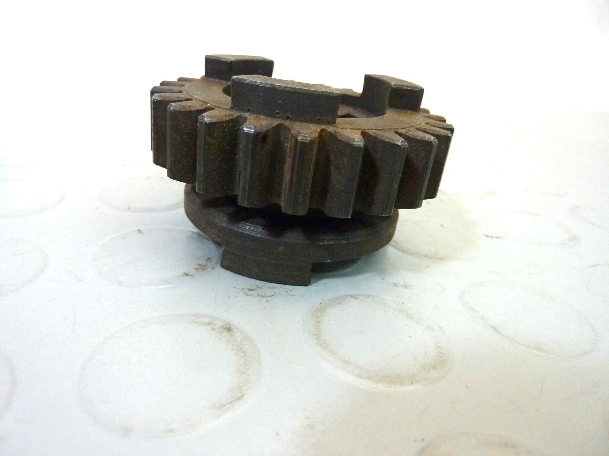 Ingranaggio terza marcia Guzzi V35 V50 23 denti cambio cod 19214800 NUOVO fondo di magazzino, LEGGI DESCRIZIONE - immagine 2