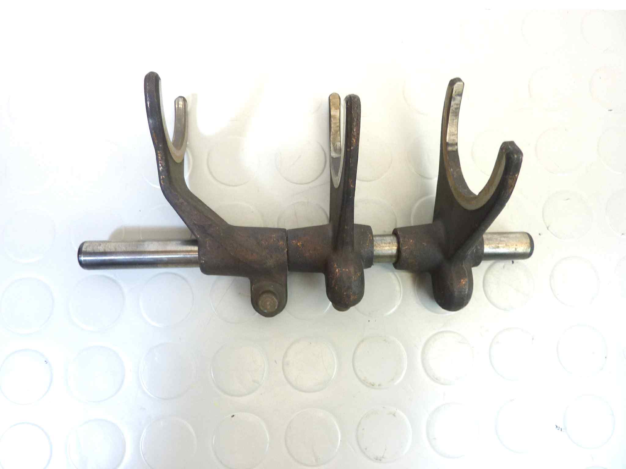 Albero cambio con fercellino Guzzi California 1100 T5 III Daytona 1000 GT Le Mans 1000 Quota 1100 S1000 - immagine 8