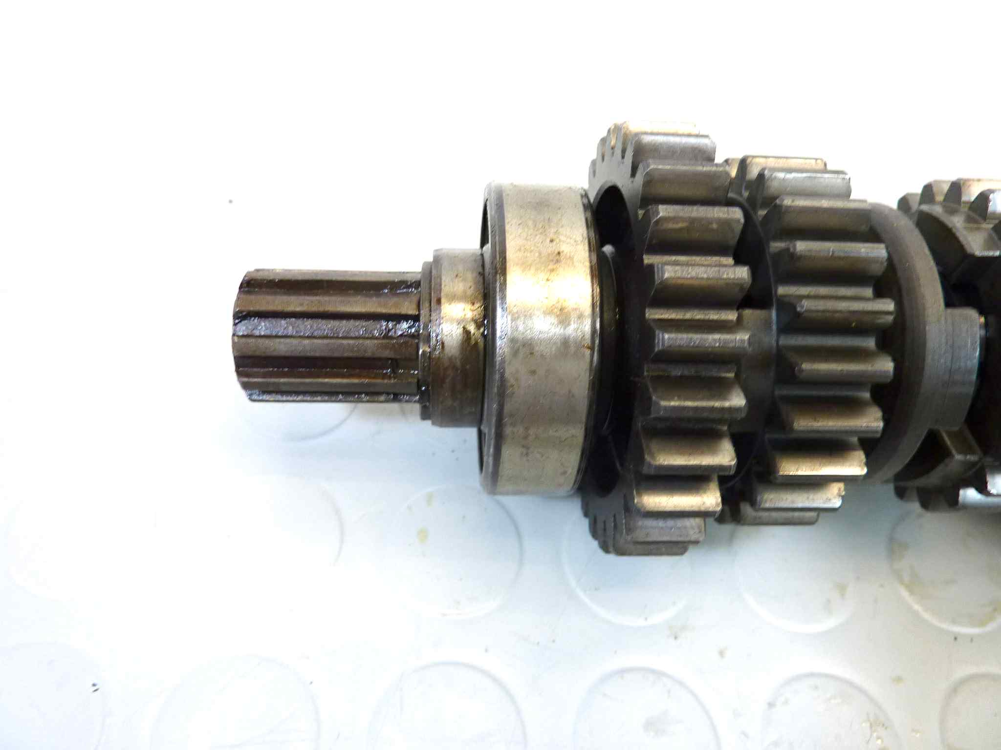 Albero secondario completo Guzzi V35 V50 prima serie cod albero 19213600 con ingranaggi - immagine 6