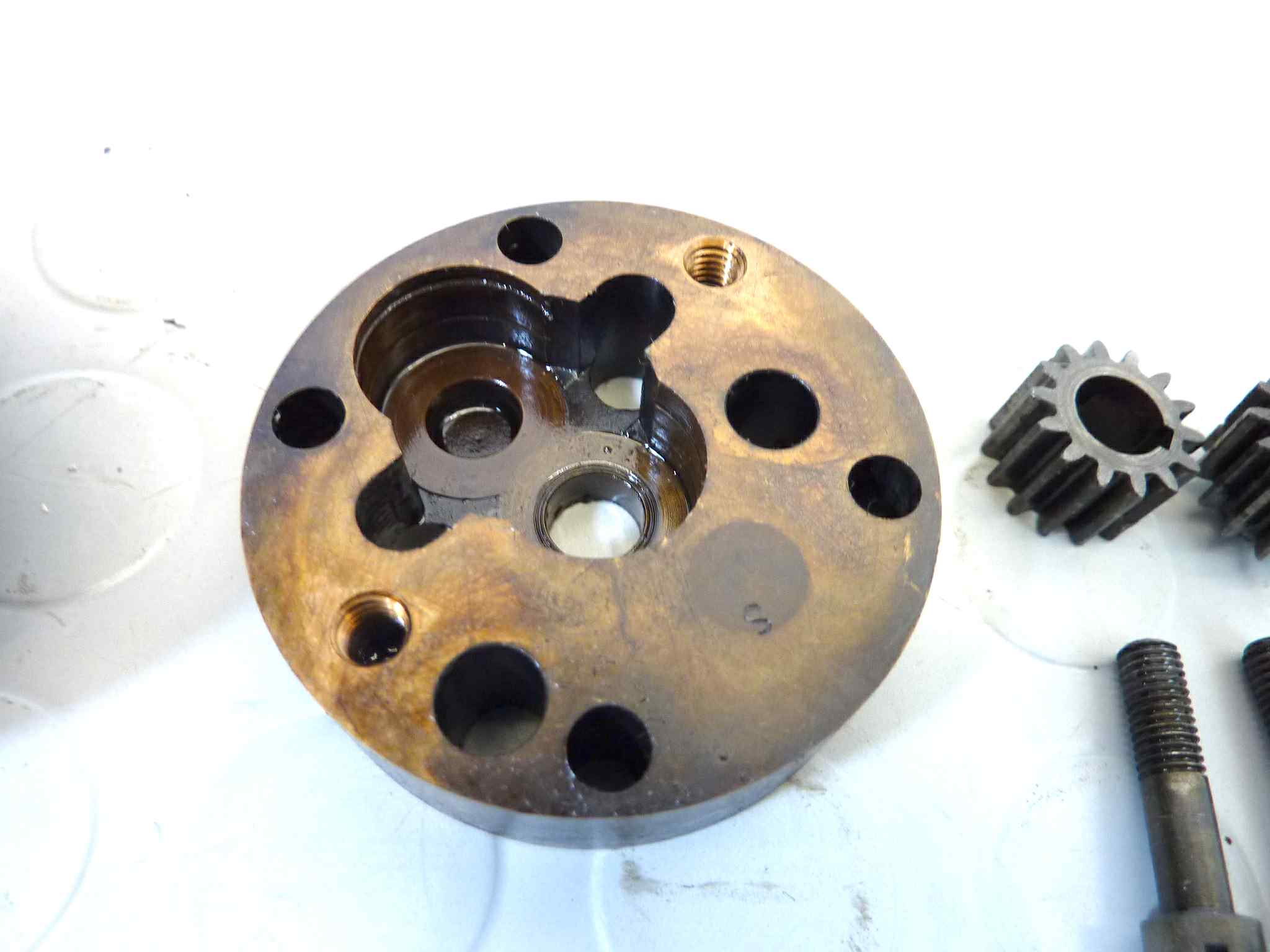 Pompa olio Moto Guzzi Galletto 160 come da foto - immagine 4
