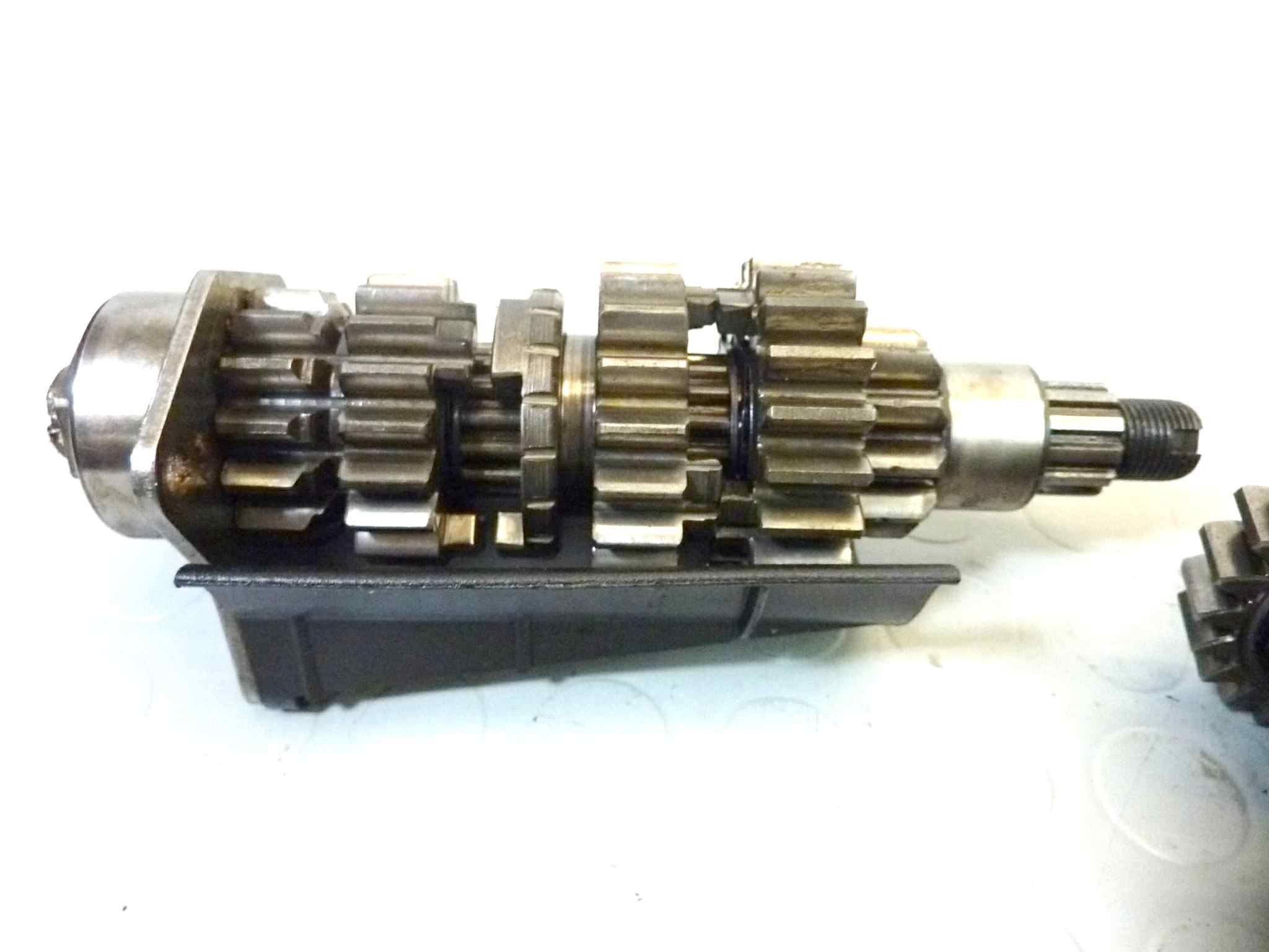 Cambio completo Guzzi V65 Florida con ingranaggio quarta marcia da sostituire - immagine 3