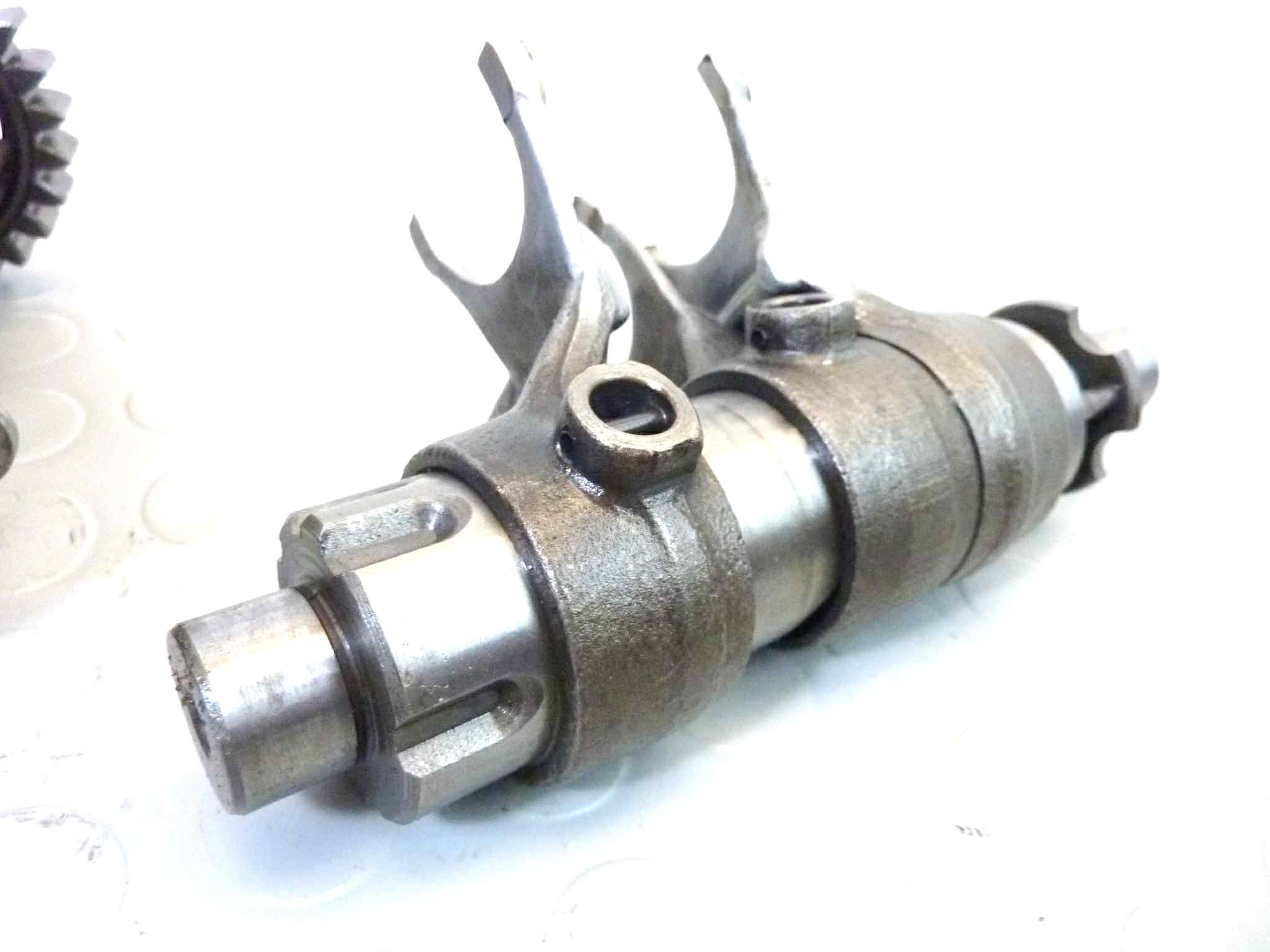 Cambio completo Guzzi V65 Florida con ingranaggio quarta marcia da sostituire - immagine 12