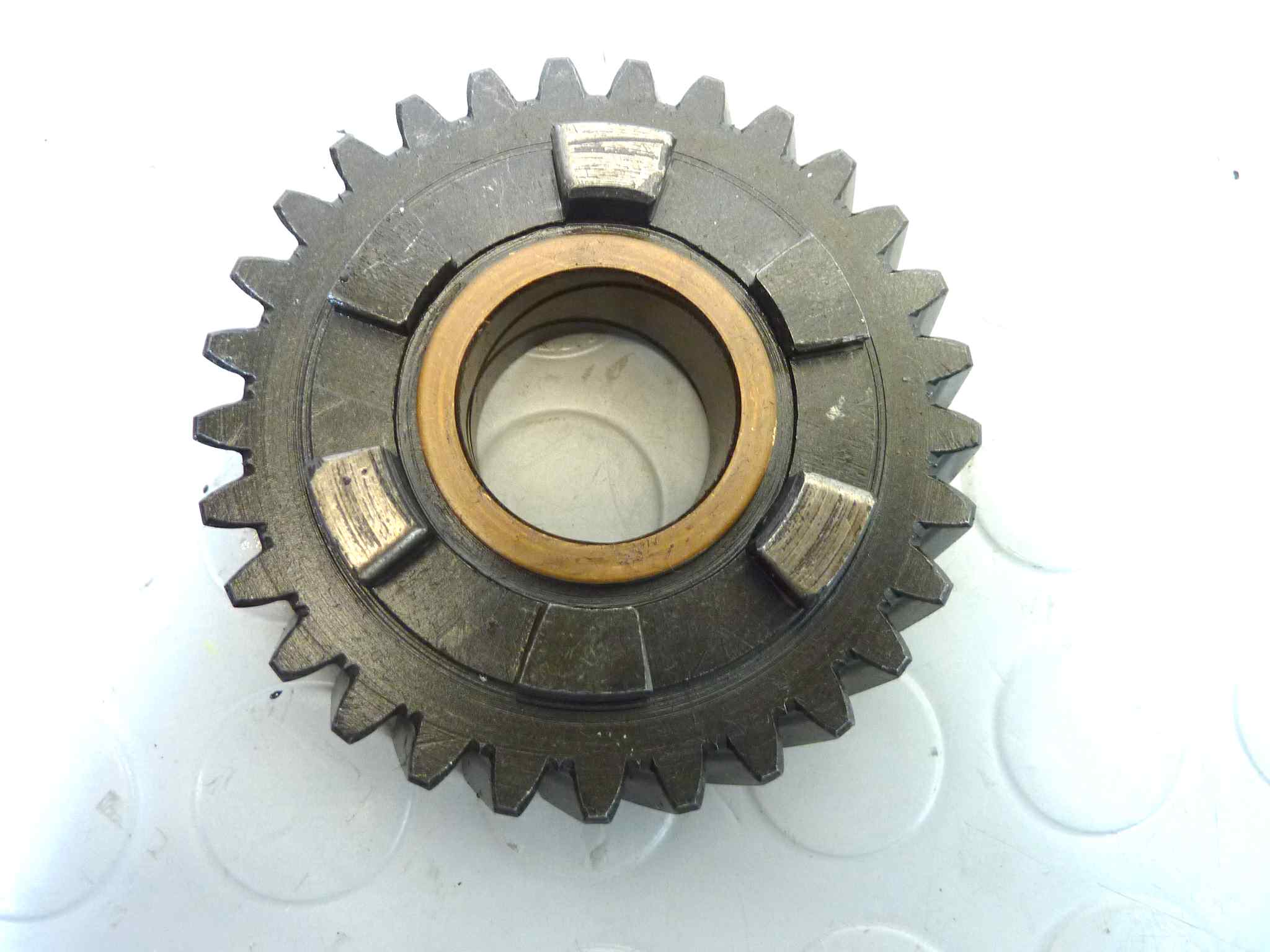 Ingranaggio prima marcia Moto Guzzi V7 700 cod 12214002 - immagine 3