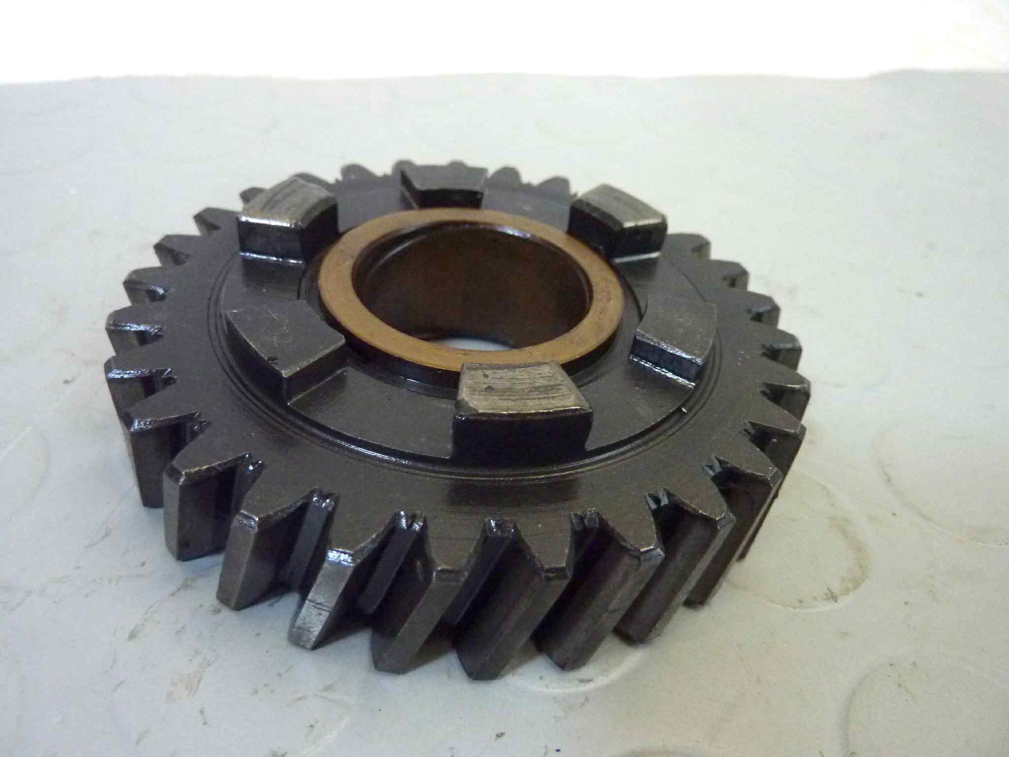 Ingranaggio prima marcia Moto Guzzi V7 700 cod 12214002 - immagine 4