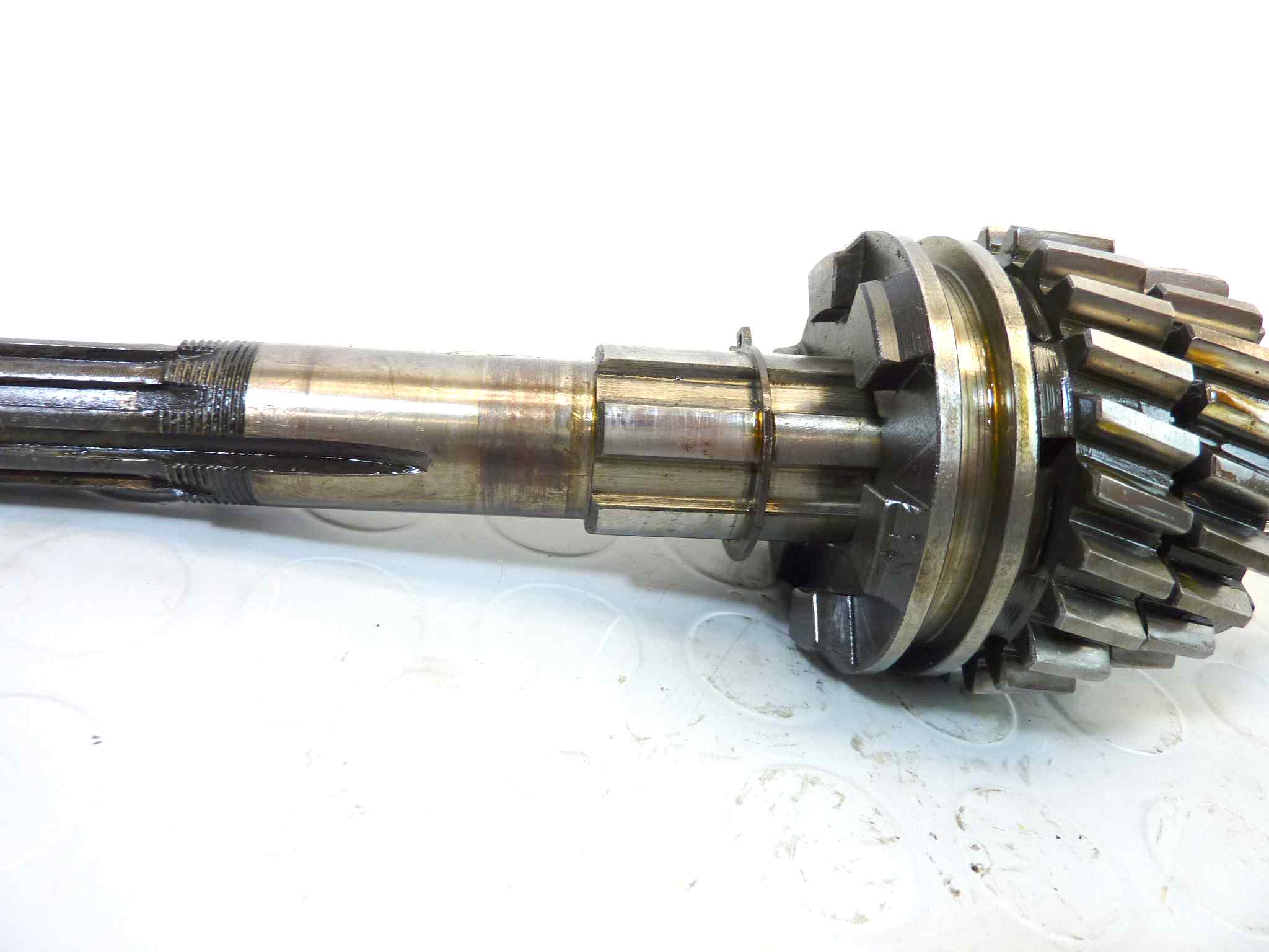 Albero secondario Guzzi V7 700 con manicotto prima seconda marcia ingranaggi seconda e terza cod 12213600 - immagine 8
